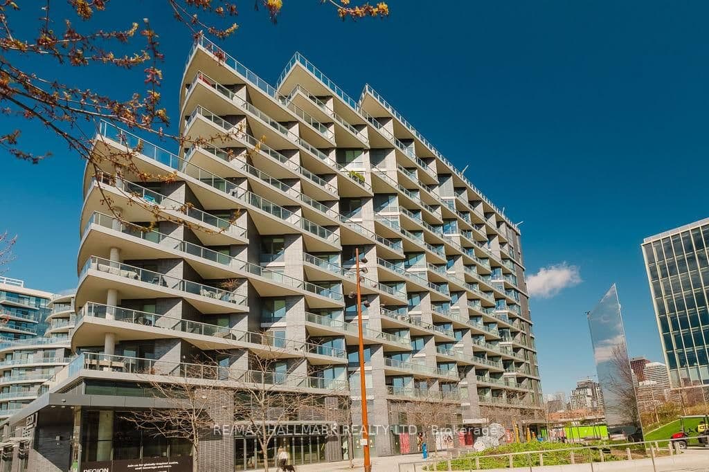 520 - 1 EDGEWATER Drive, Toronto, ON — photo 3
