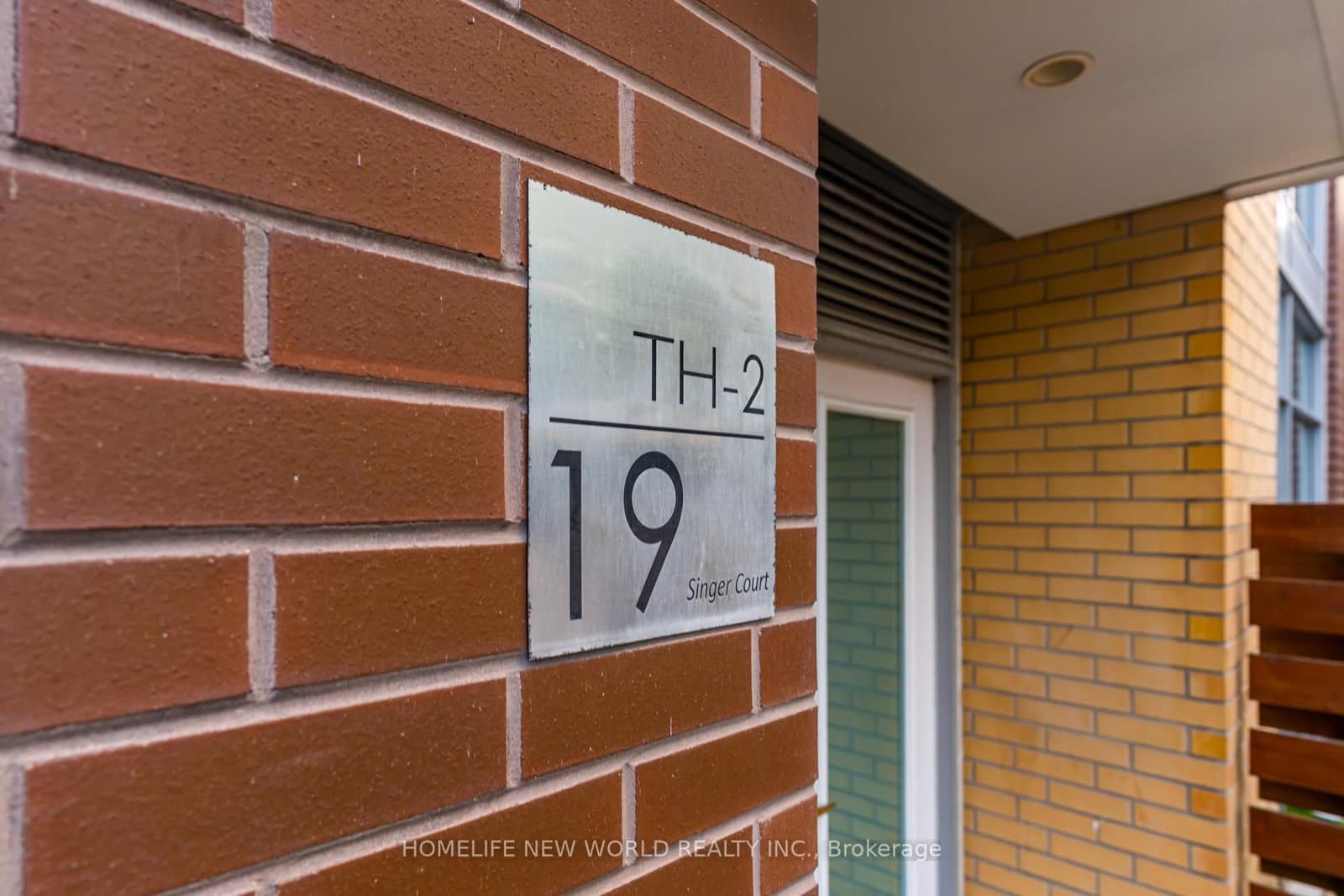 Th2 - 19 Singer Court, Toronto, ON — photo 3