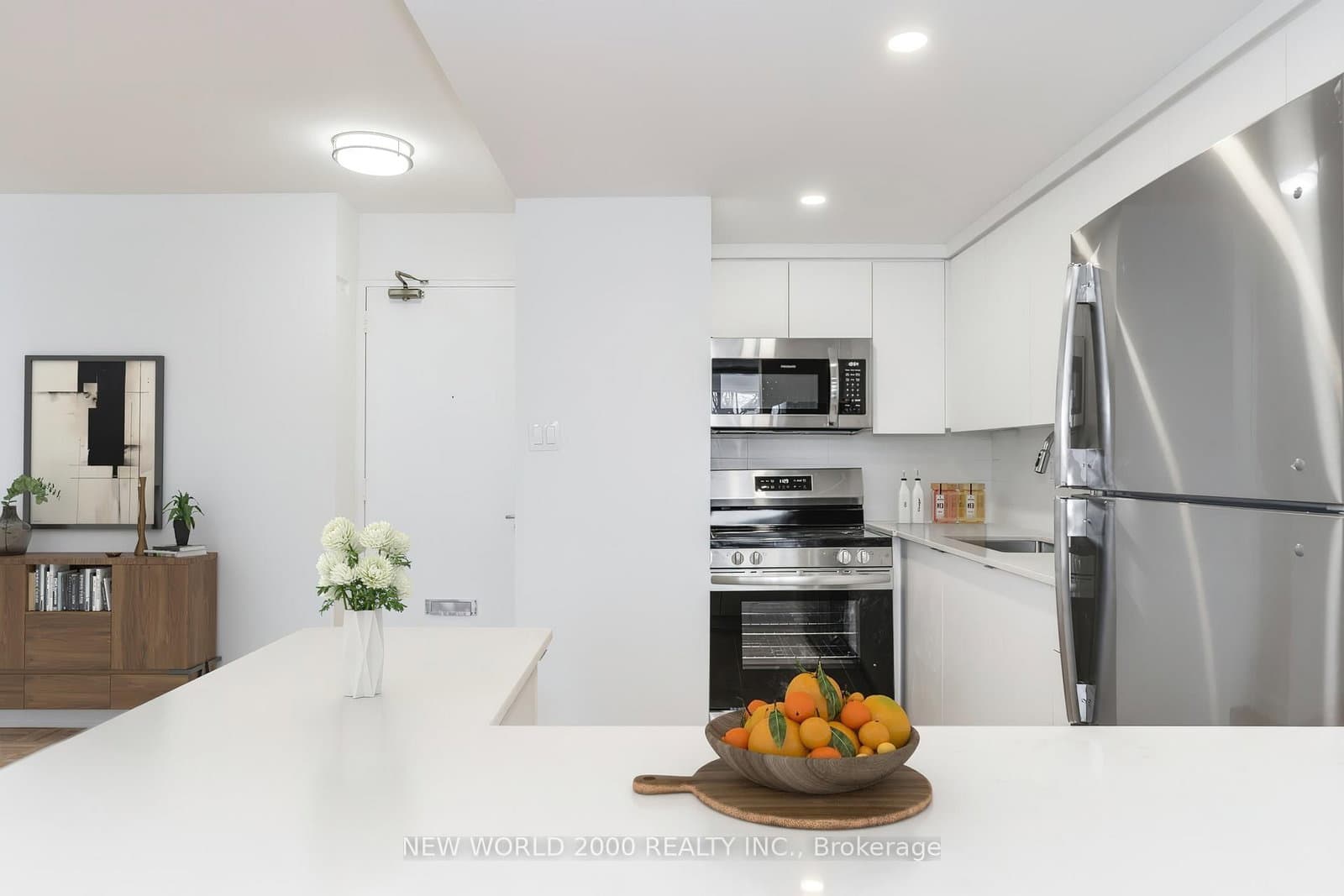 209 - 33 Erskine Avenue, Toronto, ON