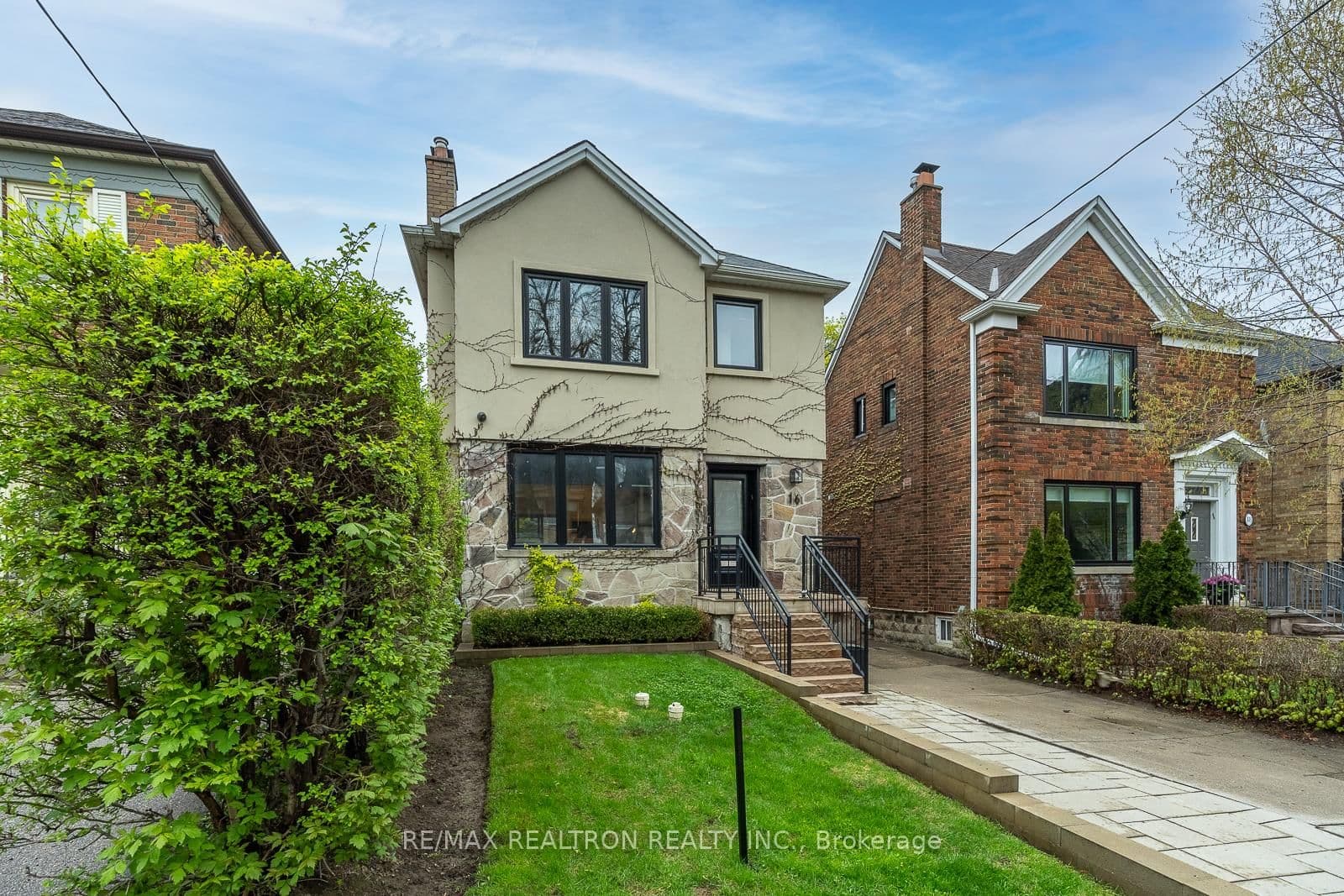 16 Peveril Hill, Toronto, ON
