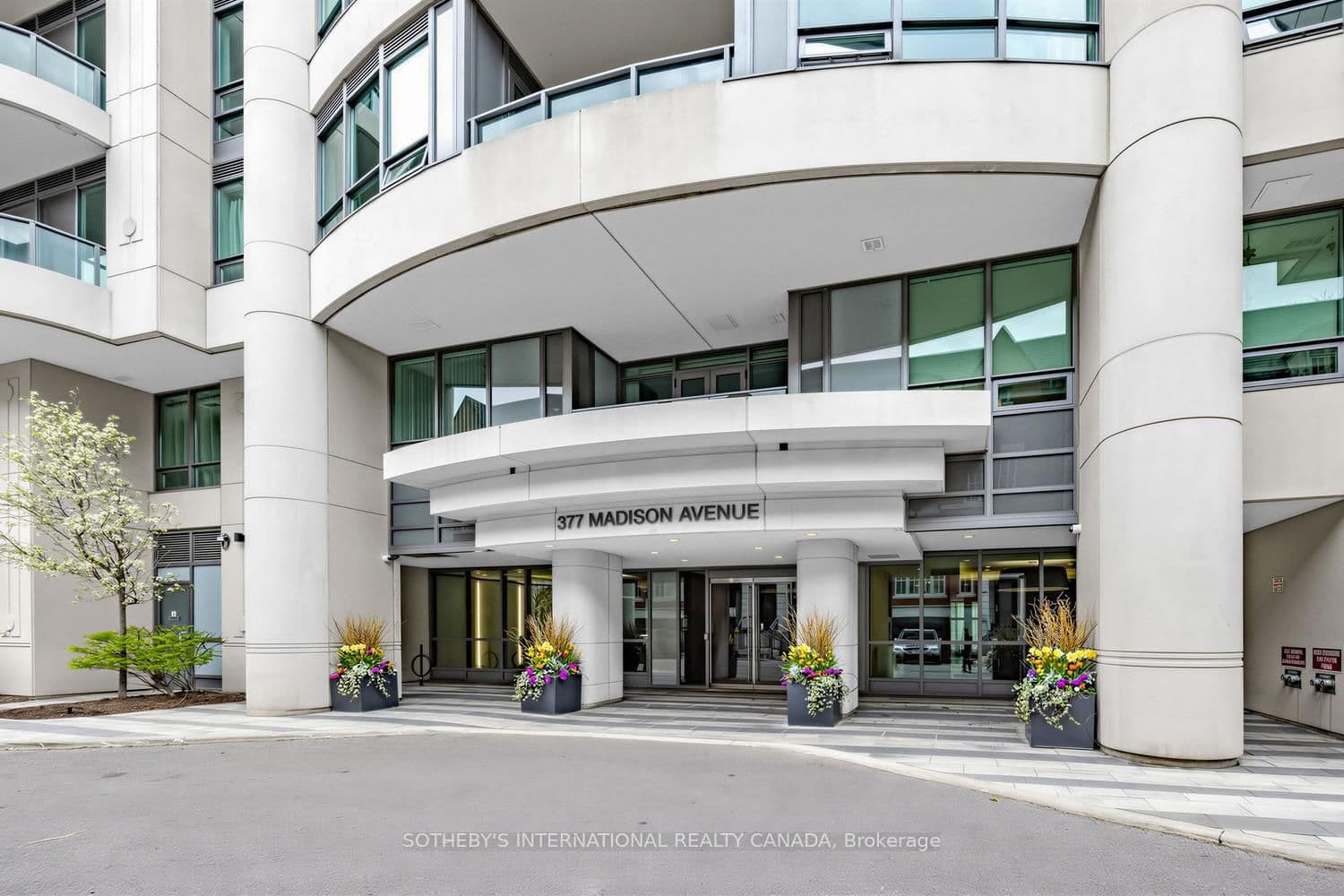 714 - 377 Madison Avenue, Toronto, ON