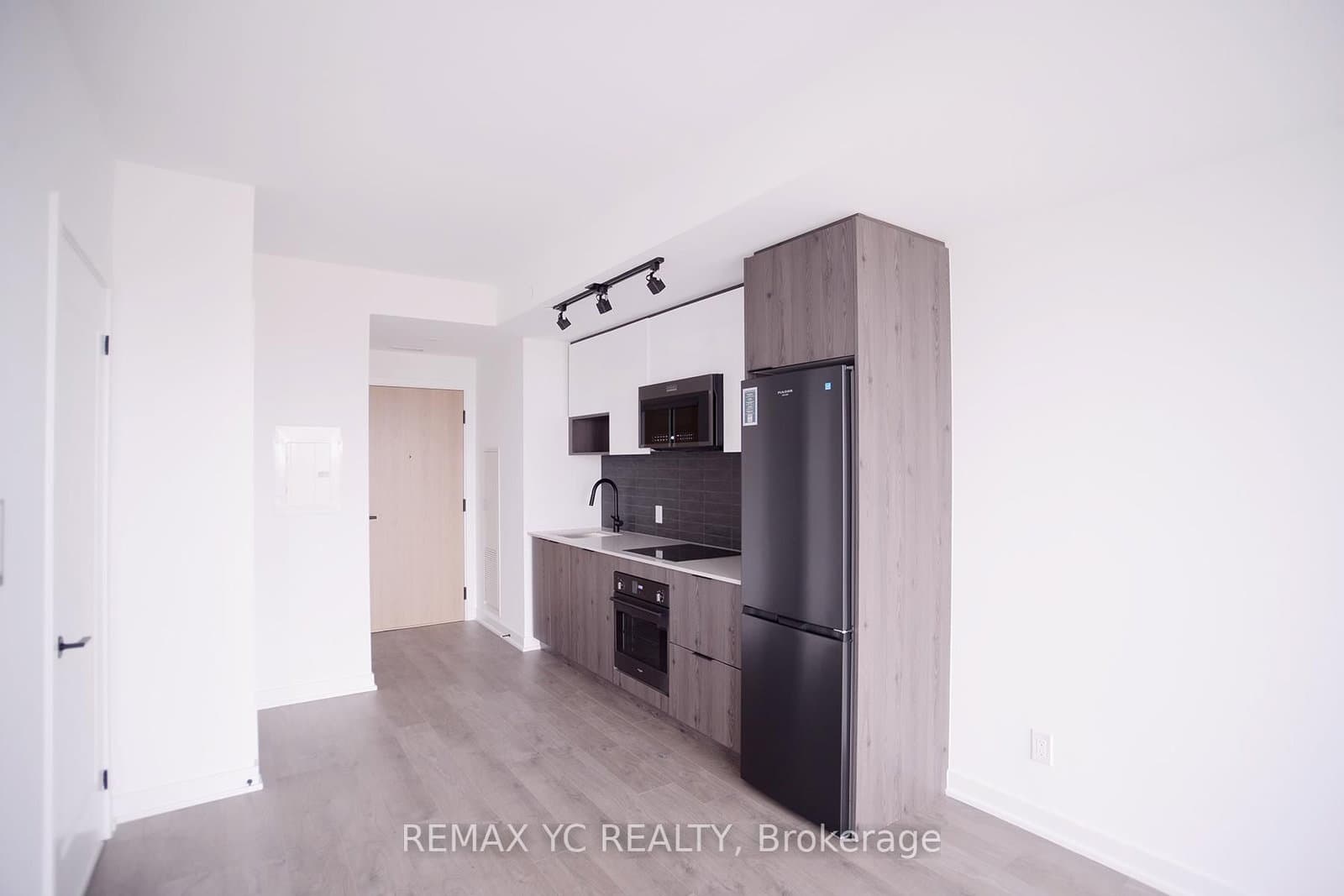 2611 - 5 Defries Street, Toronto, ON — photo 2