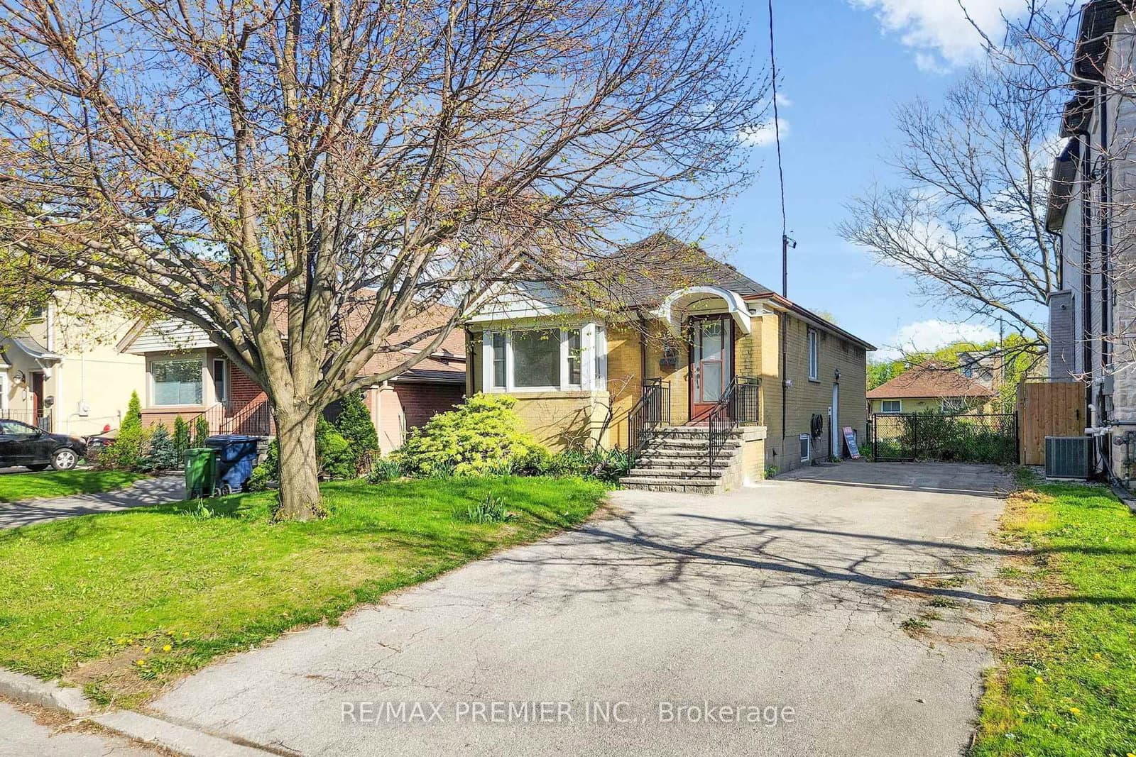89 Burncrest Drive, Toronto, ON — photo 2
