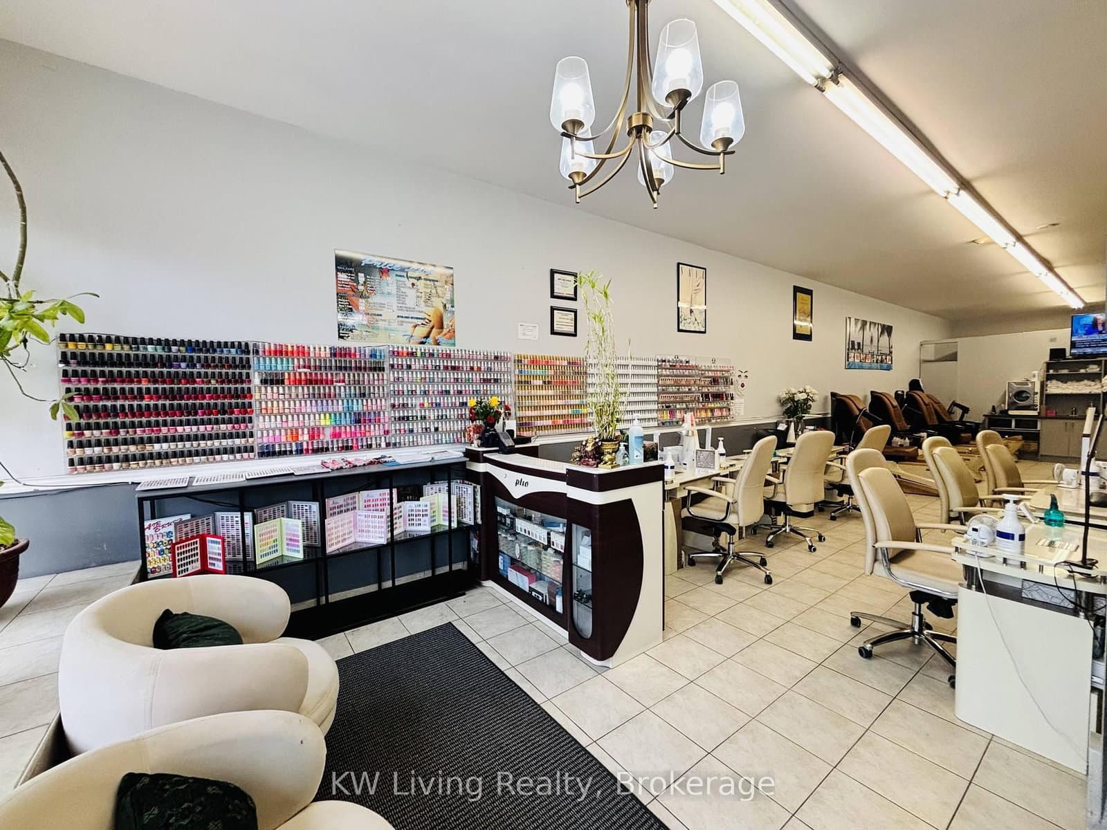694 St Clair Avenue, Toronto, ON — photo 2