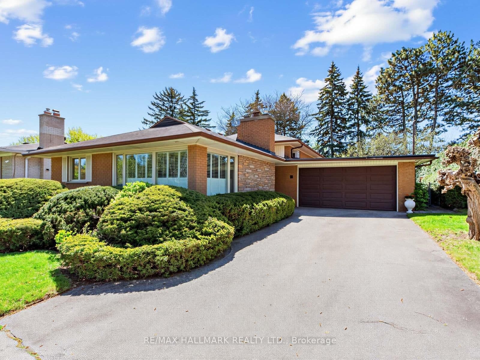 11 Sutcliffe Drive, Toronto, ON