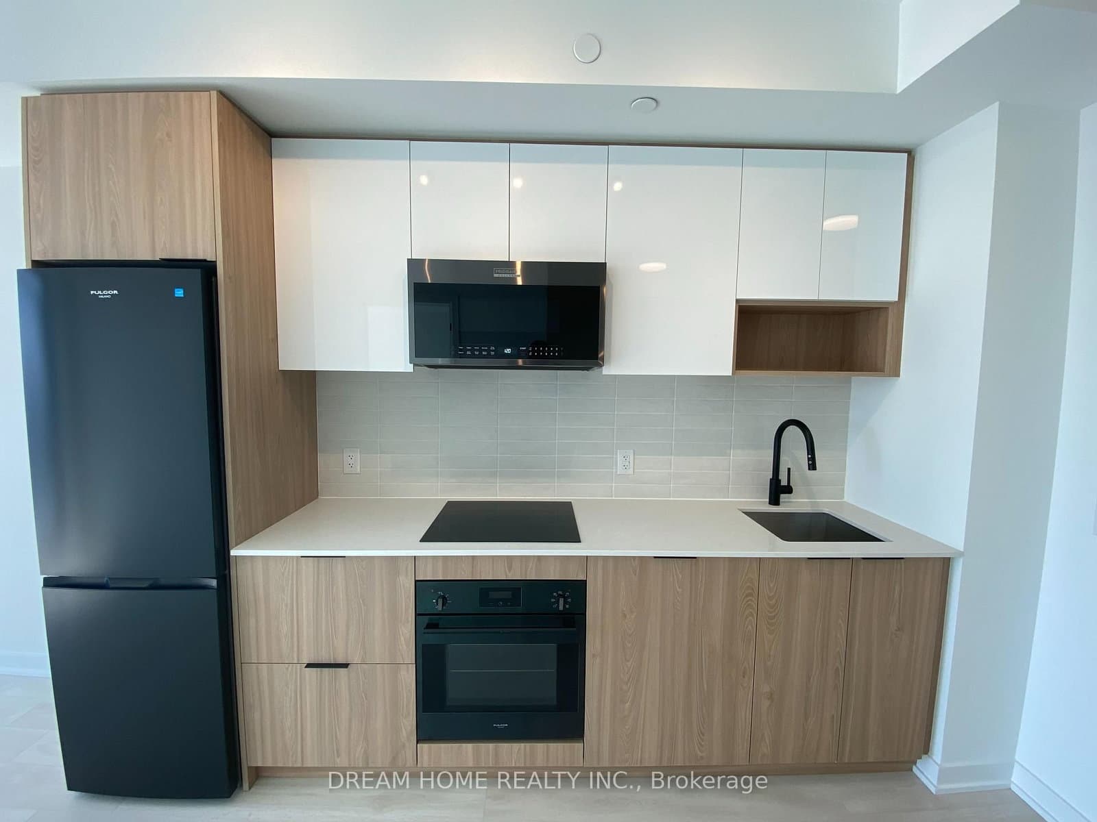911 - 5 Defries Street, Toronto, ON — photo 2
