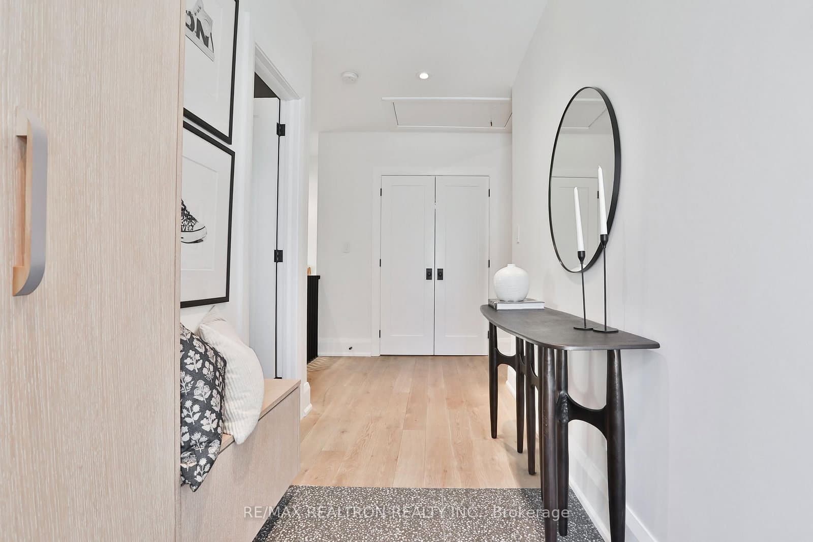 46 Gloucester Grove, Toronto, ON — photo 2