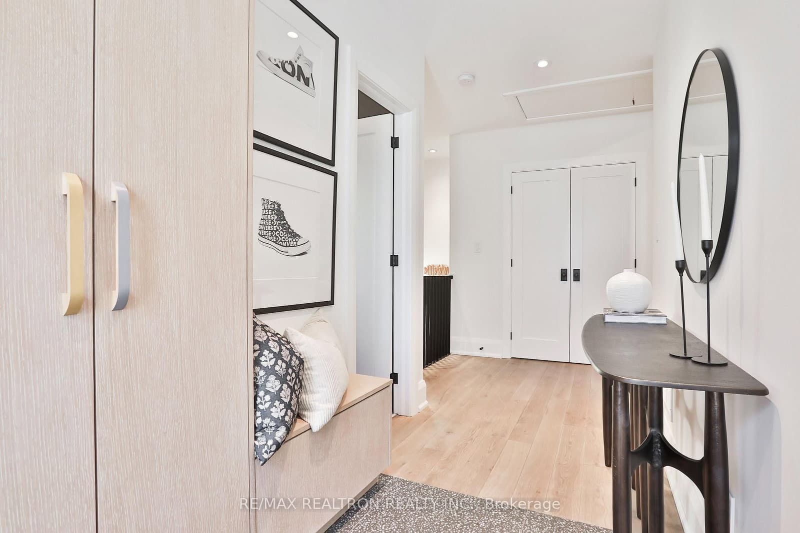 46 Gloucester Grove, Toronto, ON — photo 3