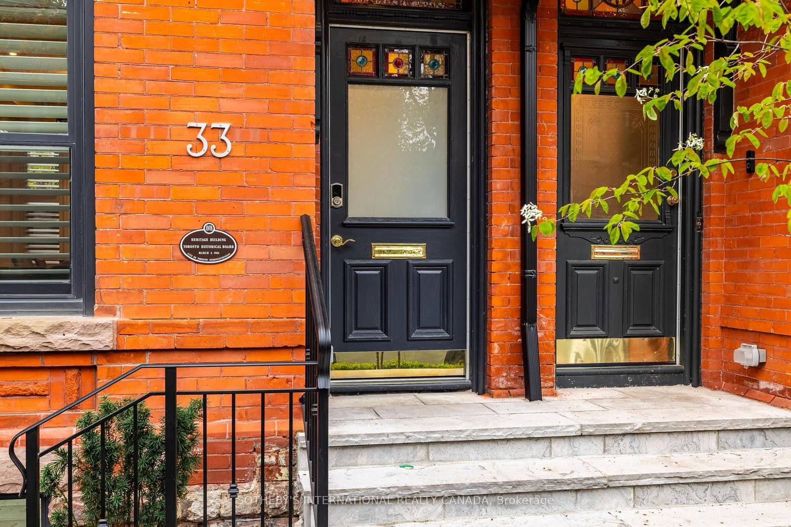 33 Tranby Avenue, Toronto, ON — photo 2