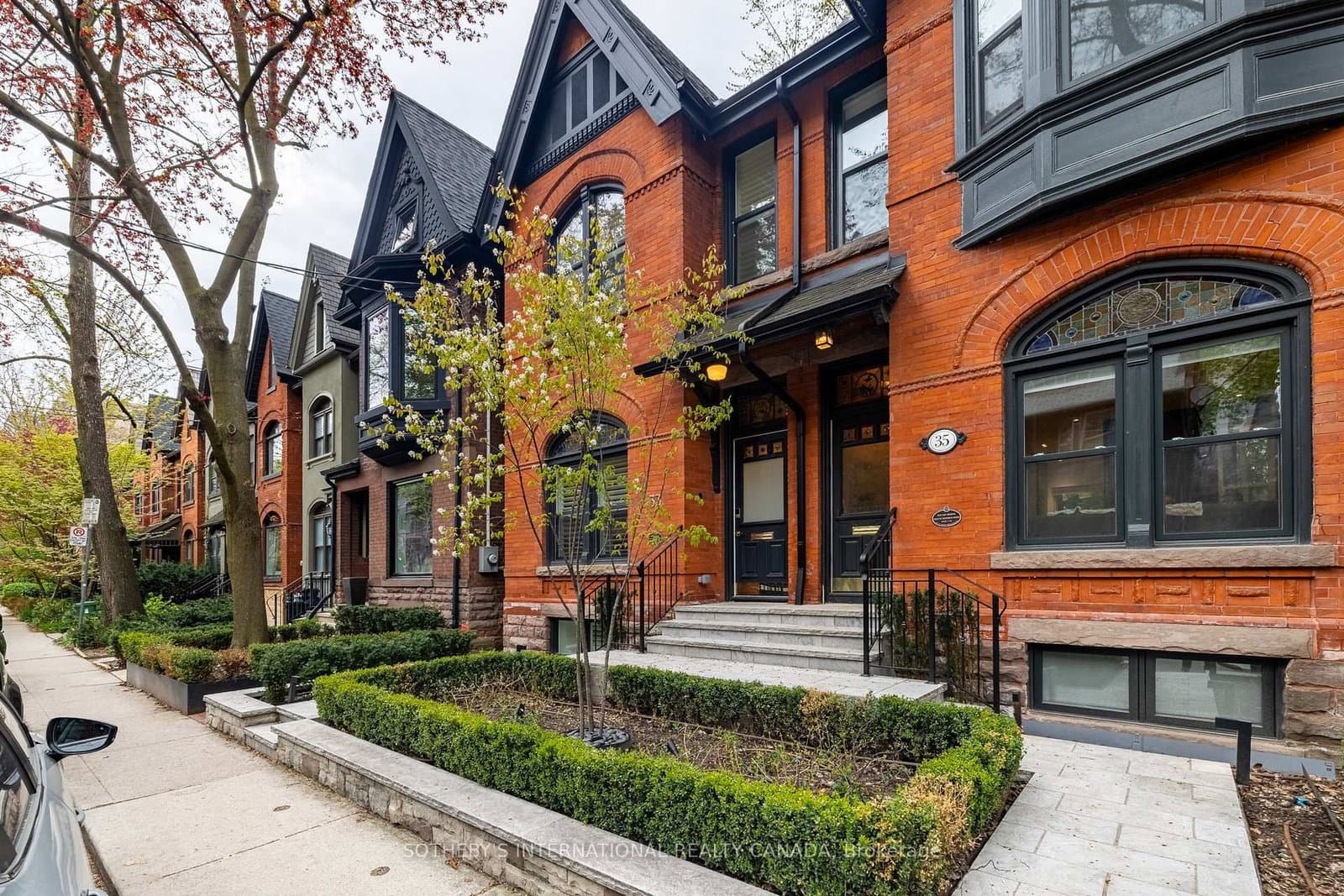 33 Tranby Avenue, Toronto, ON — photo 3