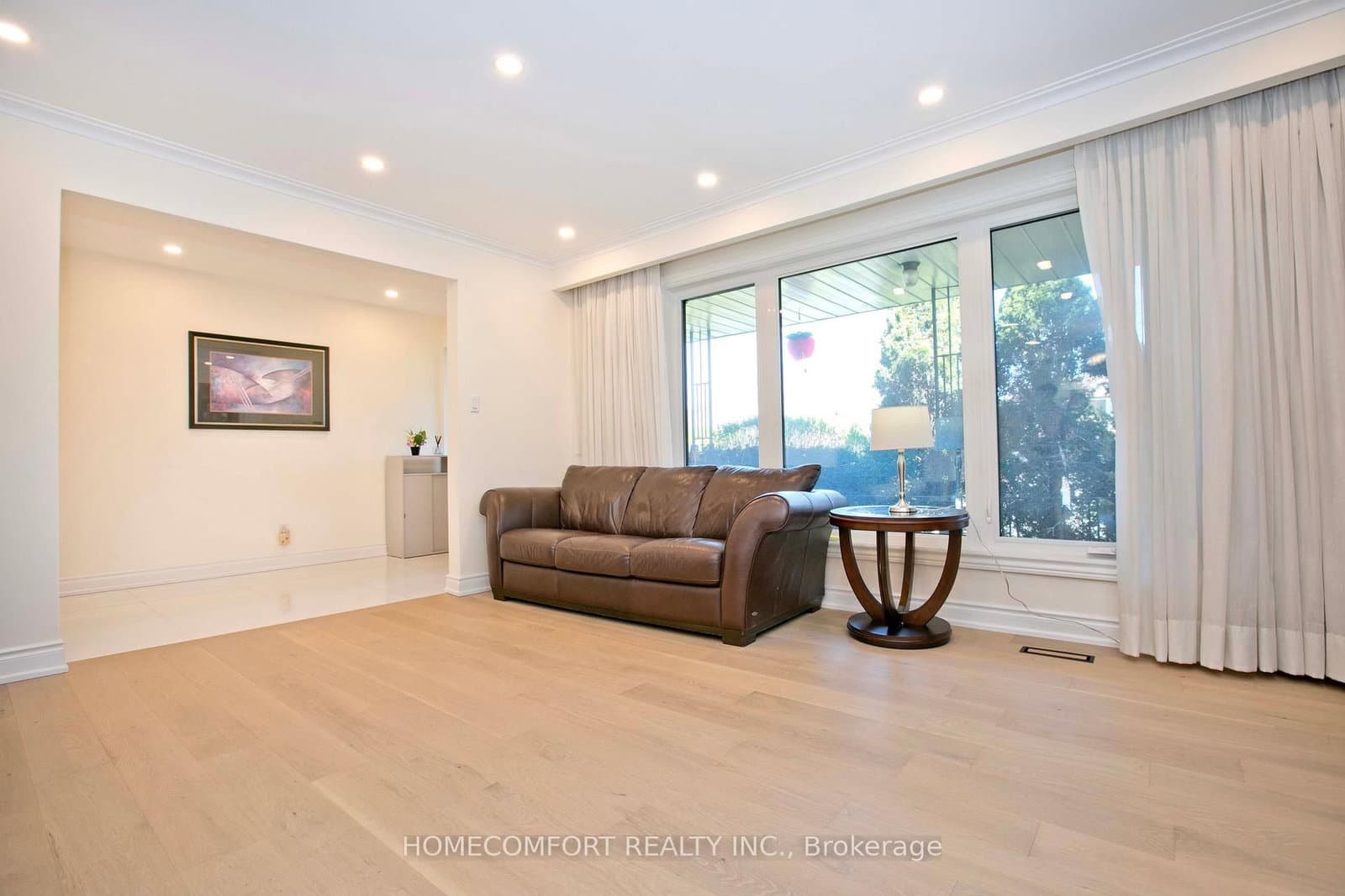 19 Oldborough Circle, Toronto, ON — photo 2
