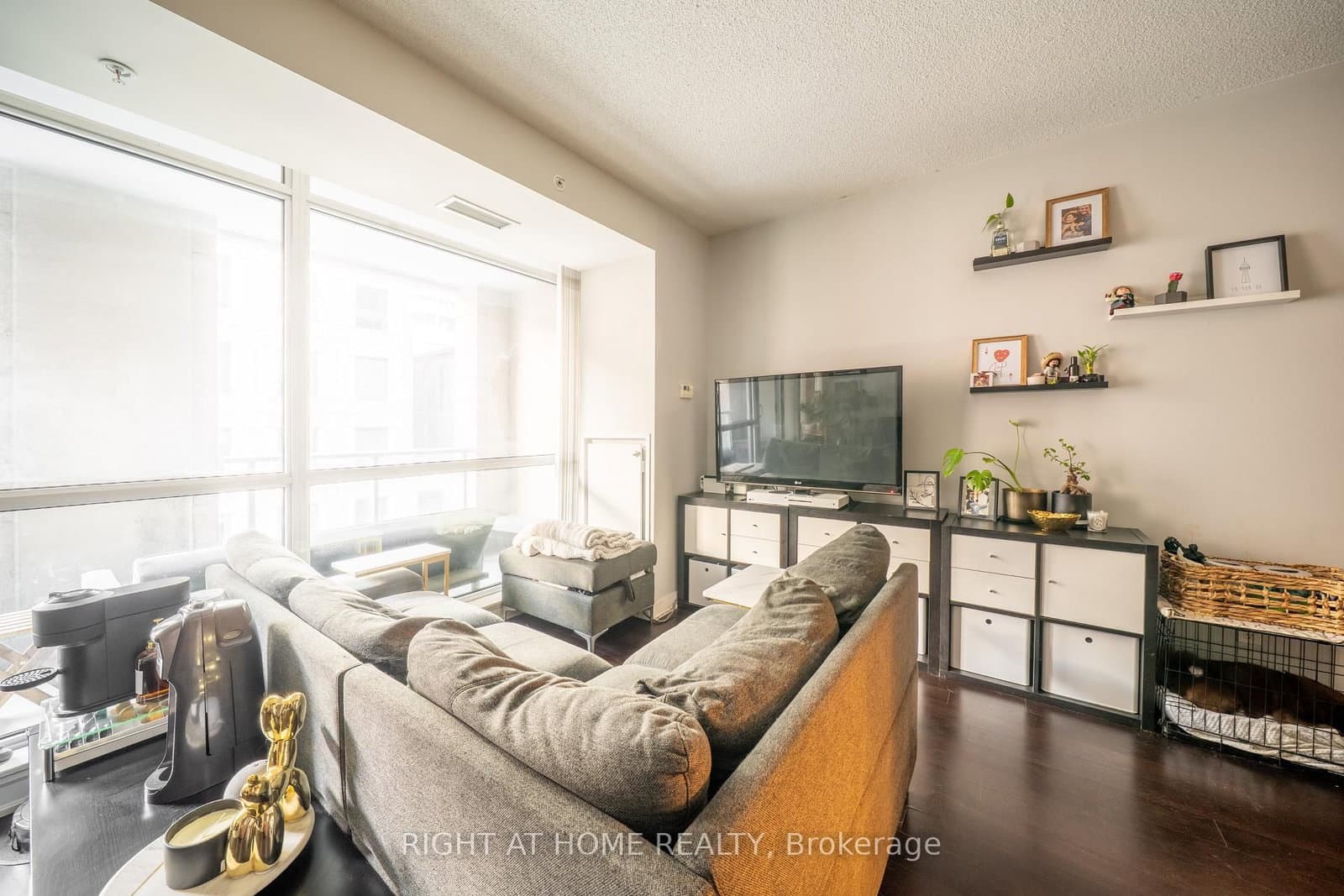 418 - 199 Richmond Street, Toronto, ON — photo 2