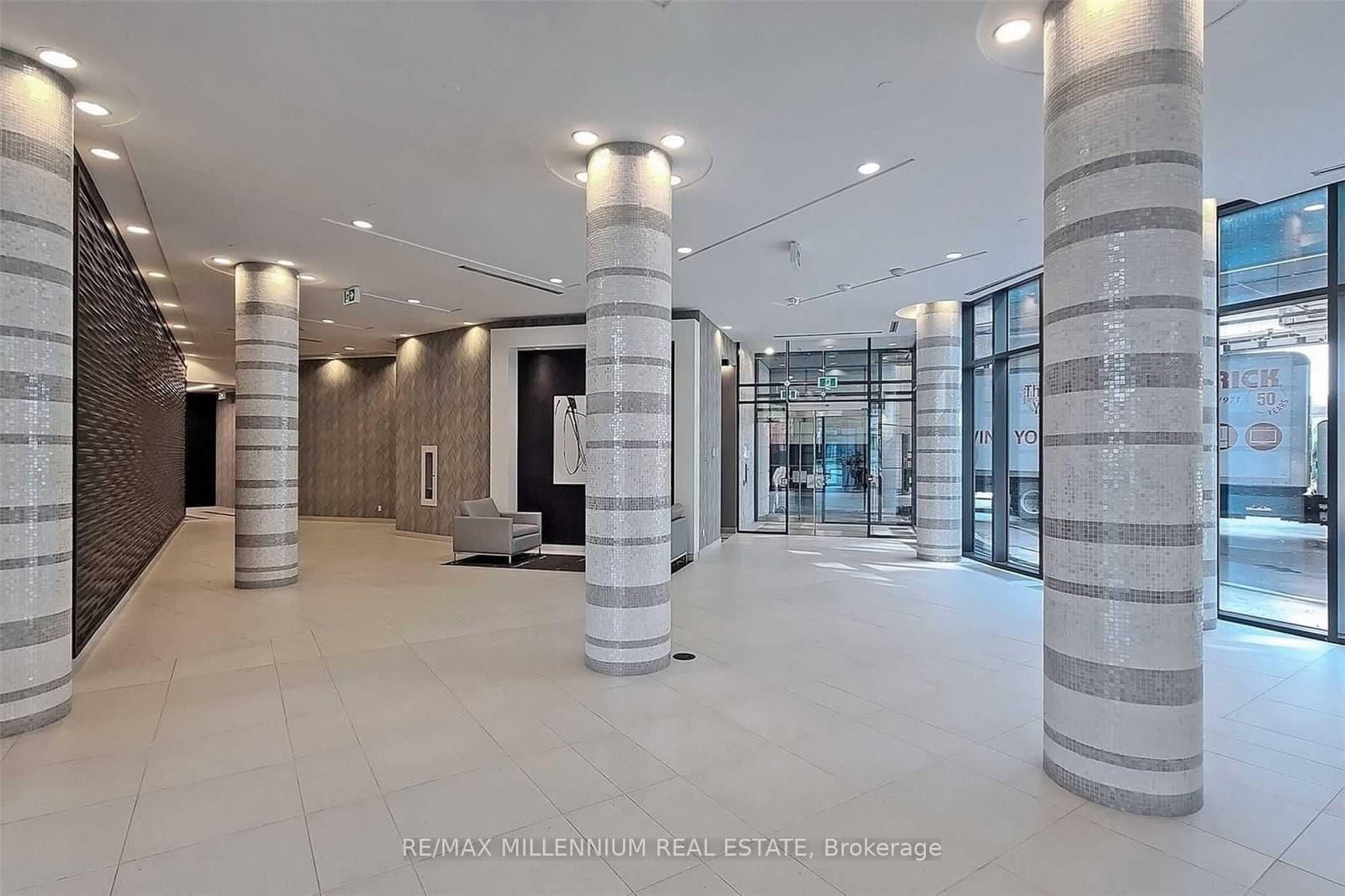 2702 - 49 East Liberty Street, Toronto, ON — photo 2
