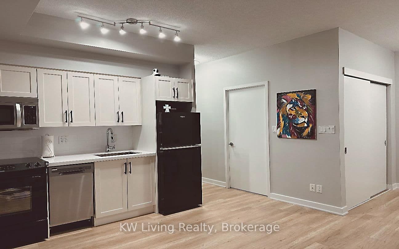1707 - 126 Simcoe Street, Toronto, ON — photo 2