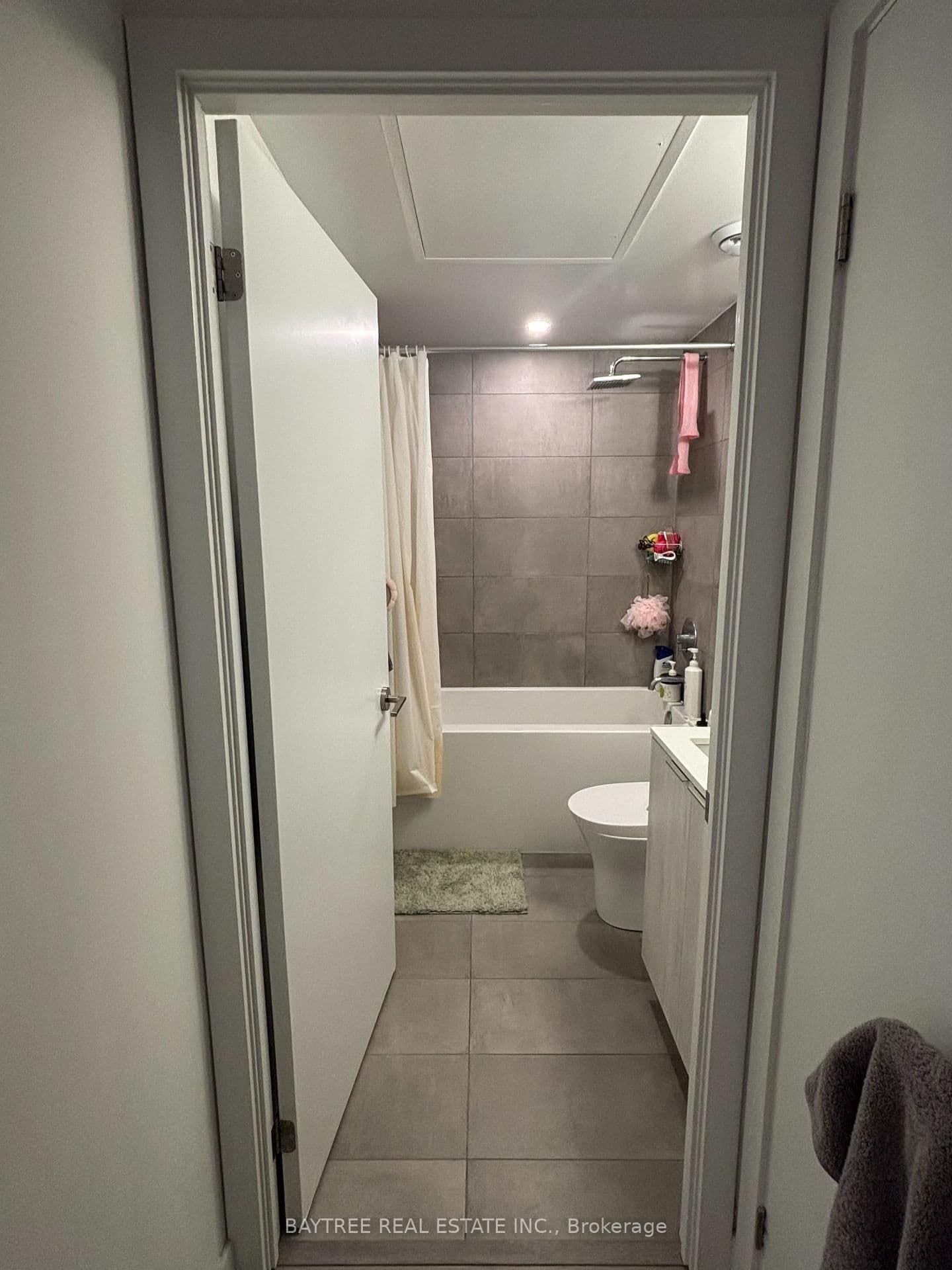 8 wellesley st unit 1502 Street, Toronto, ON — photo 2