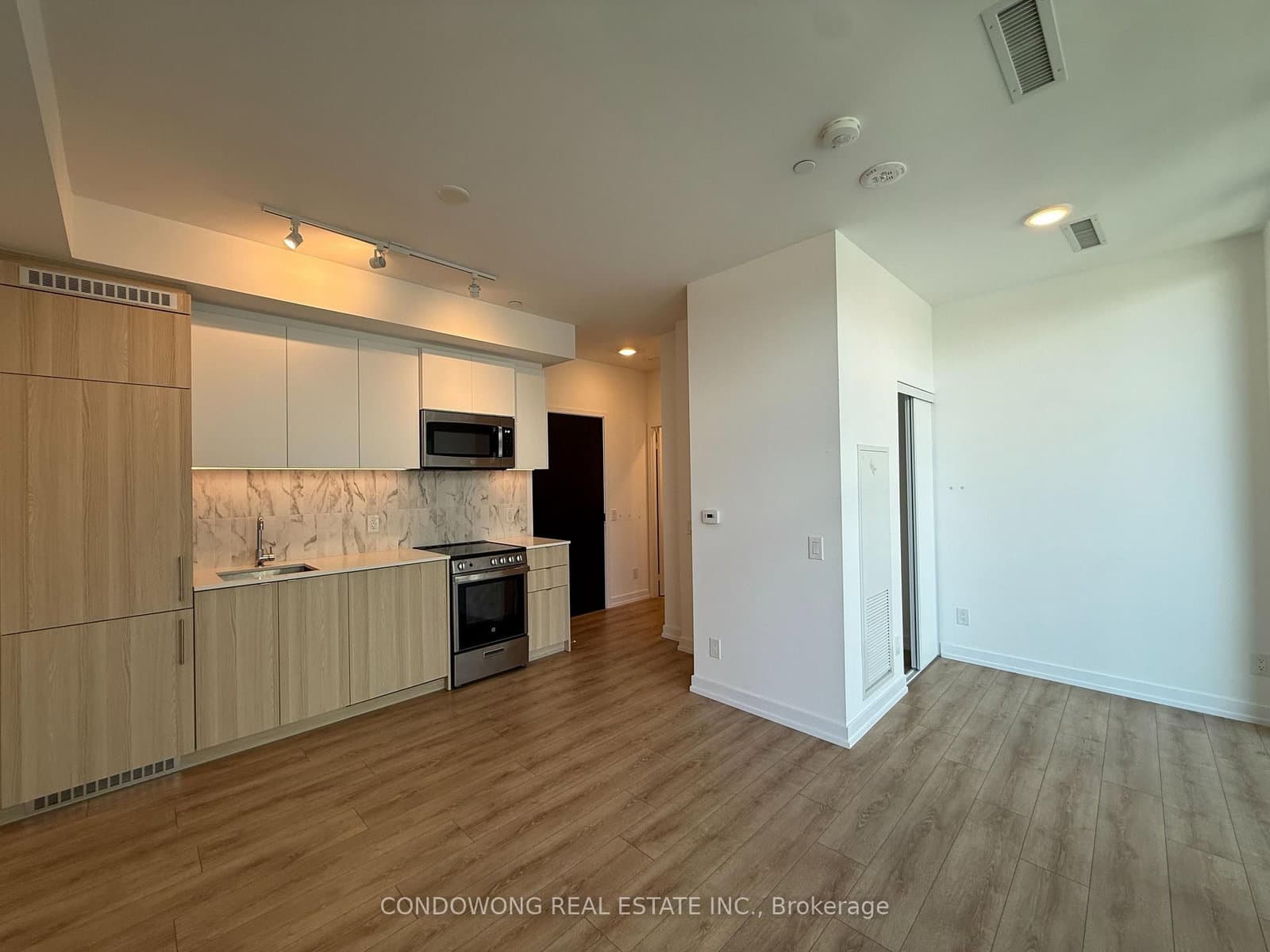 702 - 500 Dupont Street, Toronto, ON
