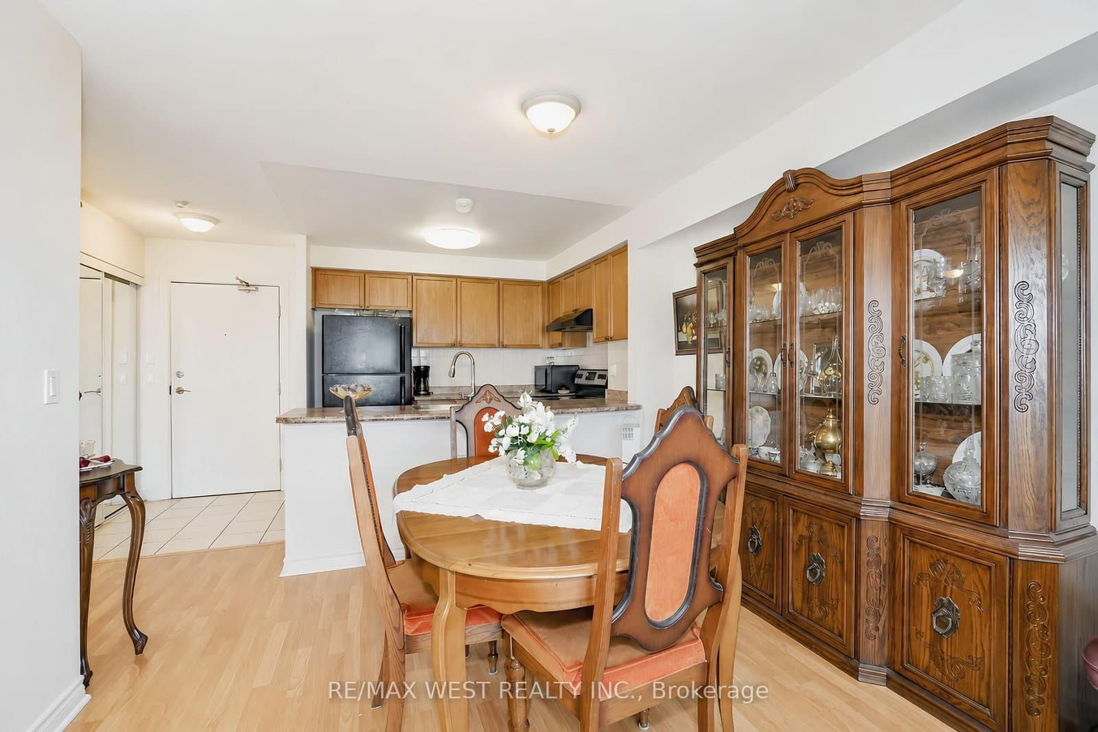 208 - 1030 Sheppard Avenue, Toronto, ON — photo 3