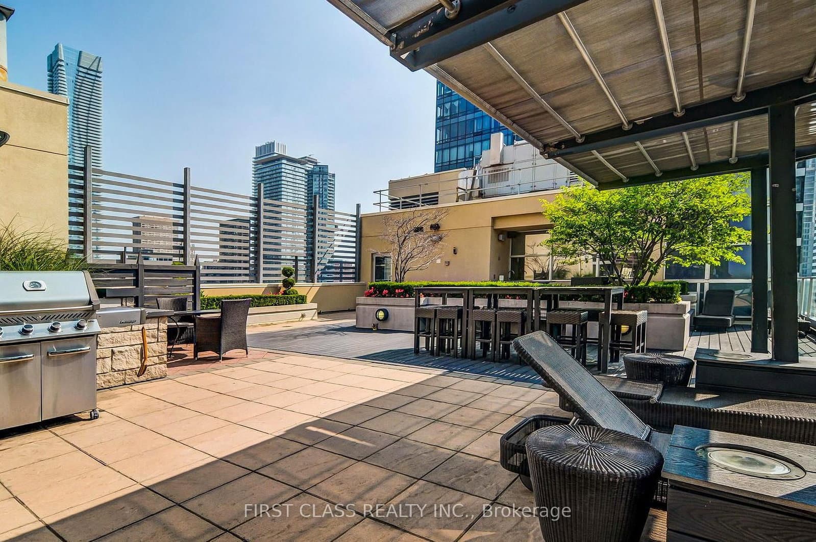 604 - 11 St Joseph Street, Toronto, ON