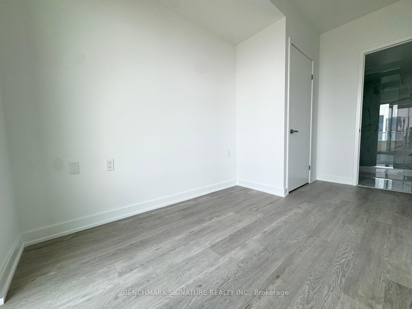 4803 - 88 Queen Street, Toronto, ON — photo 3