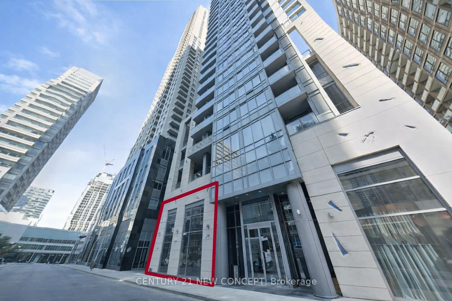 101 - 21 Balmuto Street, Toronto, ON