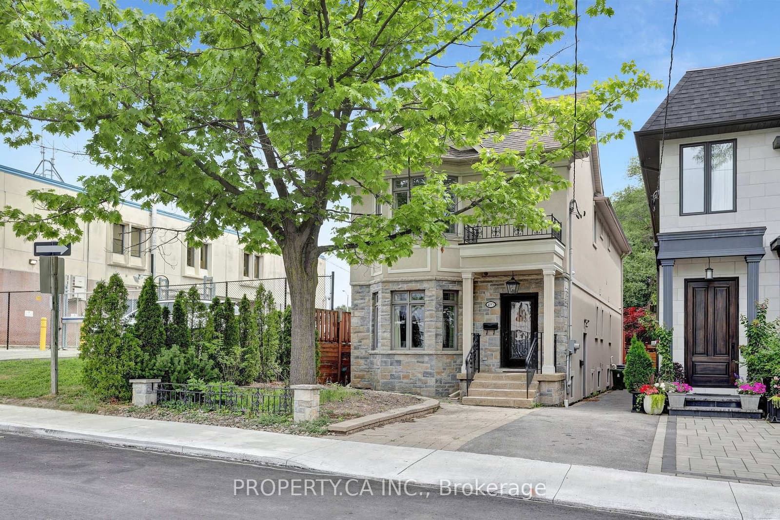 493 Winnette Avenue, Toronto, ON