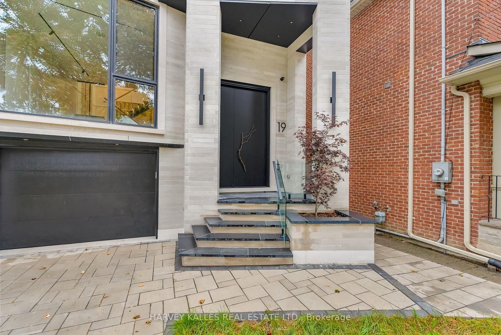 19 Ridley Boulevard, Toronto, ON — photo 2