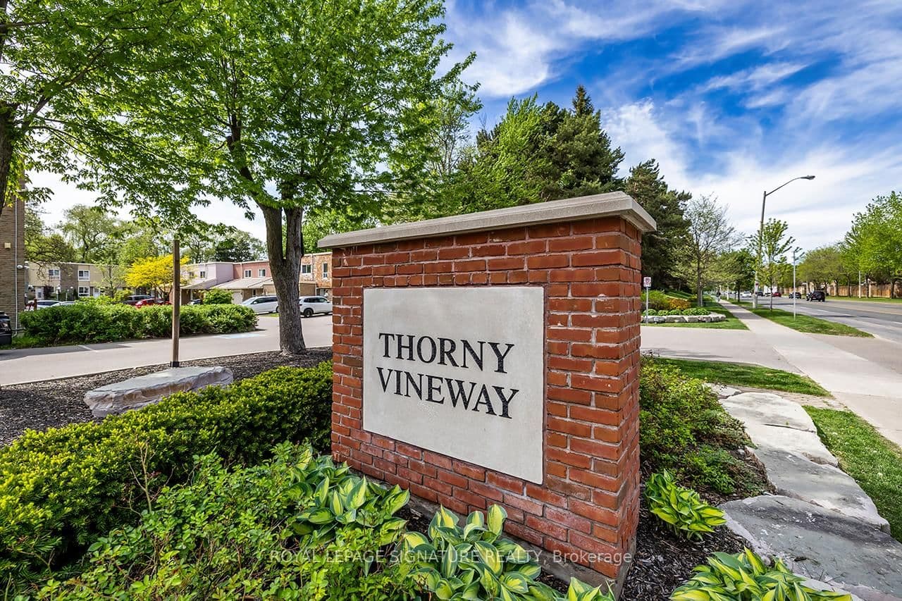 106 Thorny Vineway, Toronto, ON