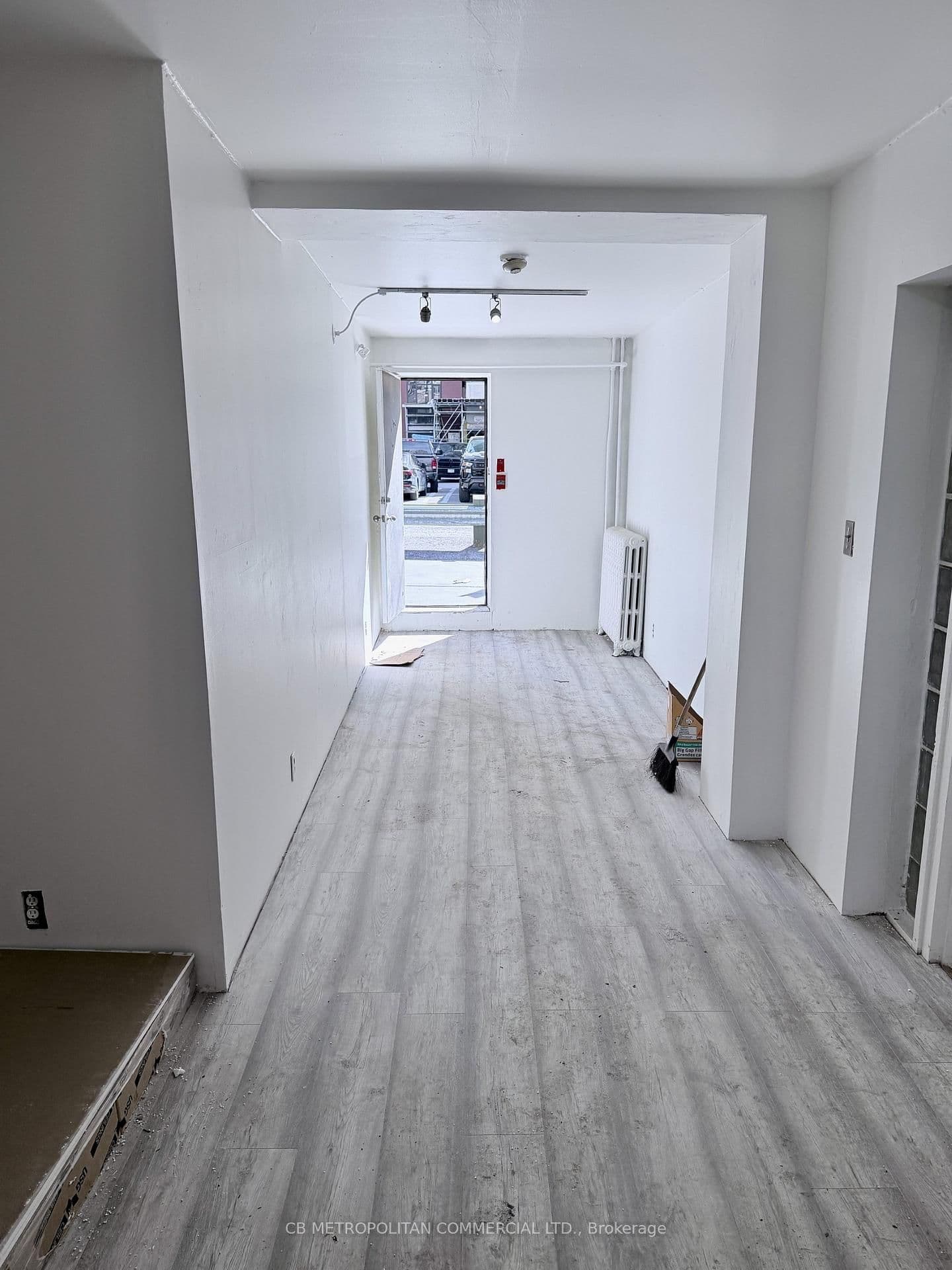 8A-Rear - 531-533 Yonge Street, Toronto, ON — photo 2