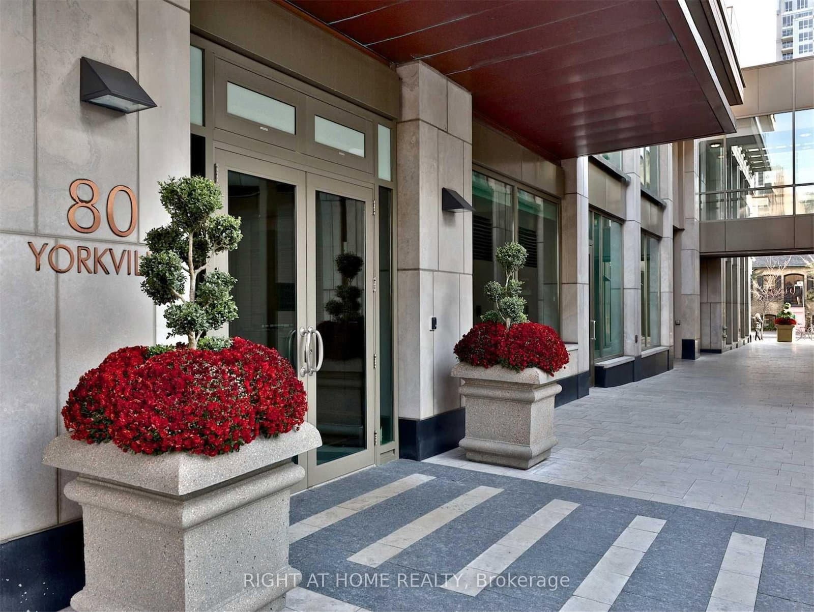 1402 - 80 Yorkville Avenue, Toronto, ON — photo 2