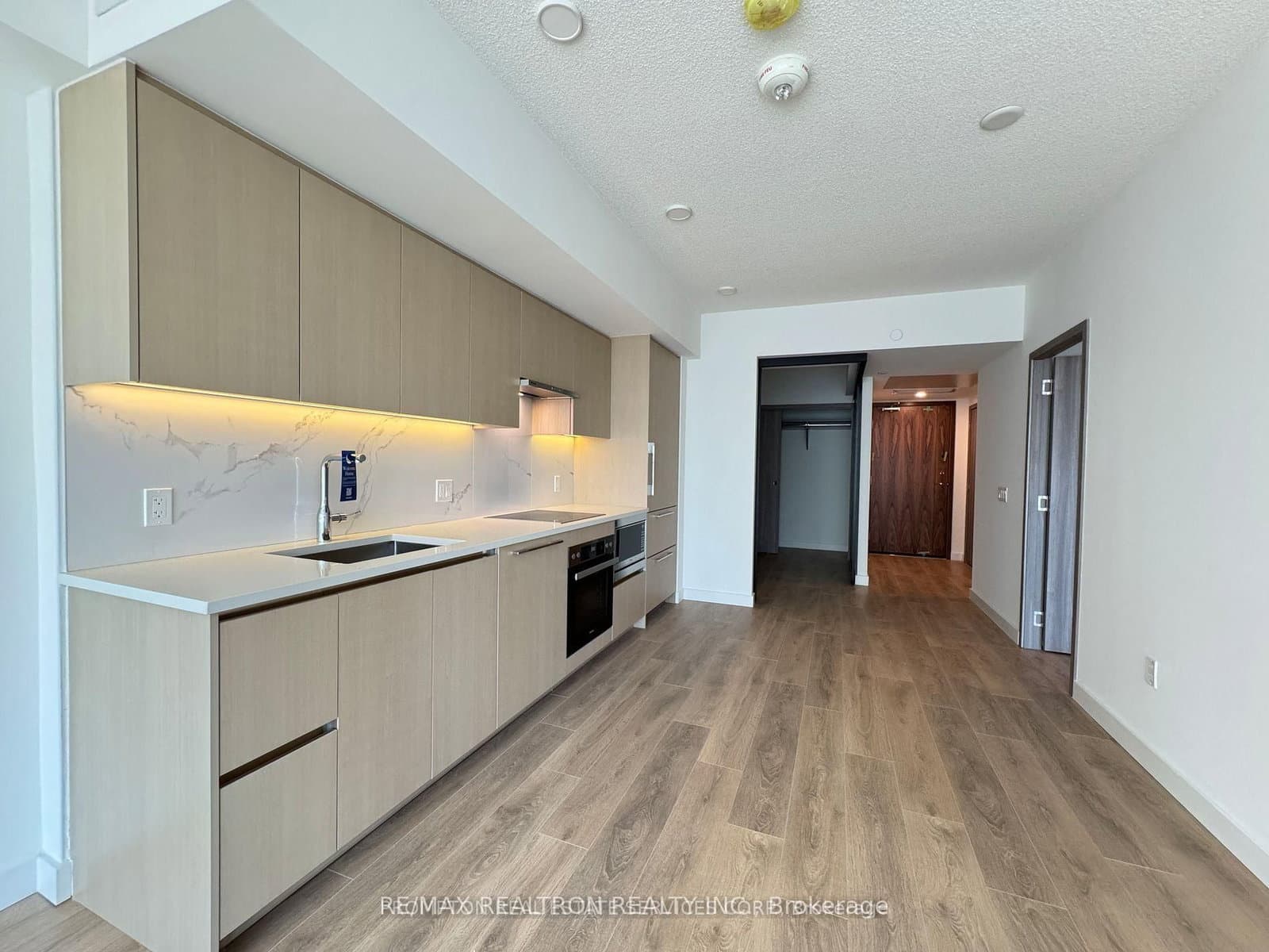 312 - 1 Concord Cityplace Way, Toronto, ON — photo 2