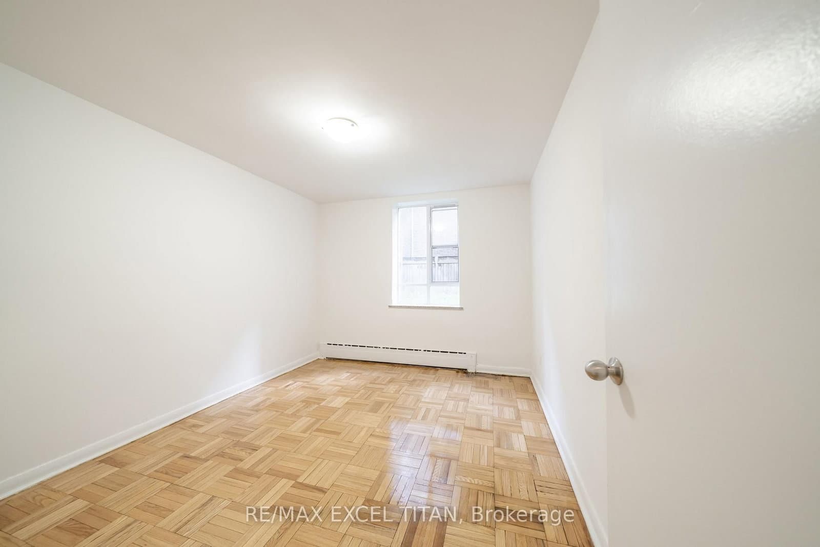 M8 - 77 Erskine Avenue, Toronto, ON — photo 2