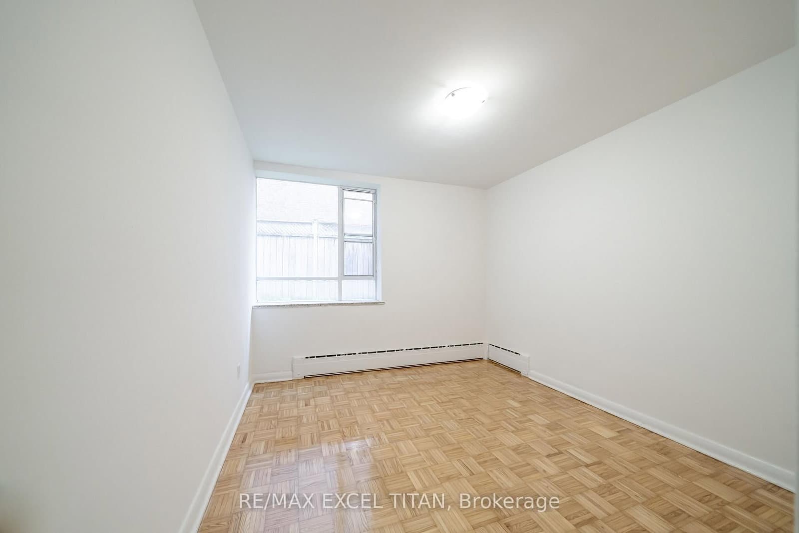M9 - 77 Erskine Avenue, Toronto, ON — photo 3