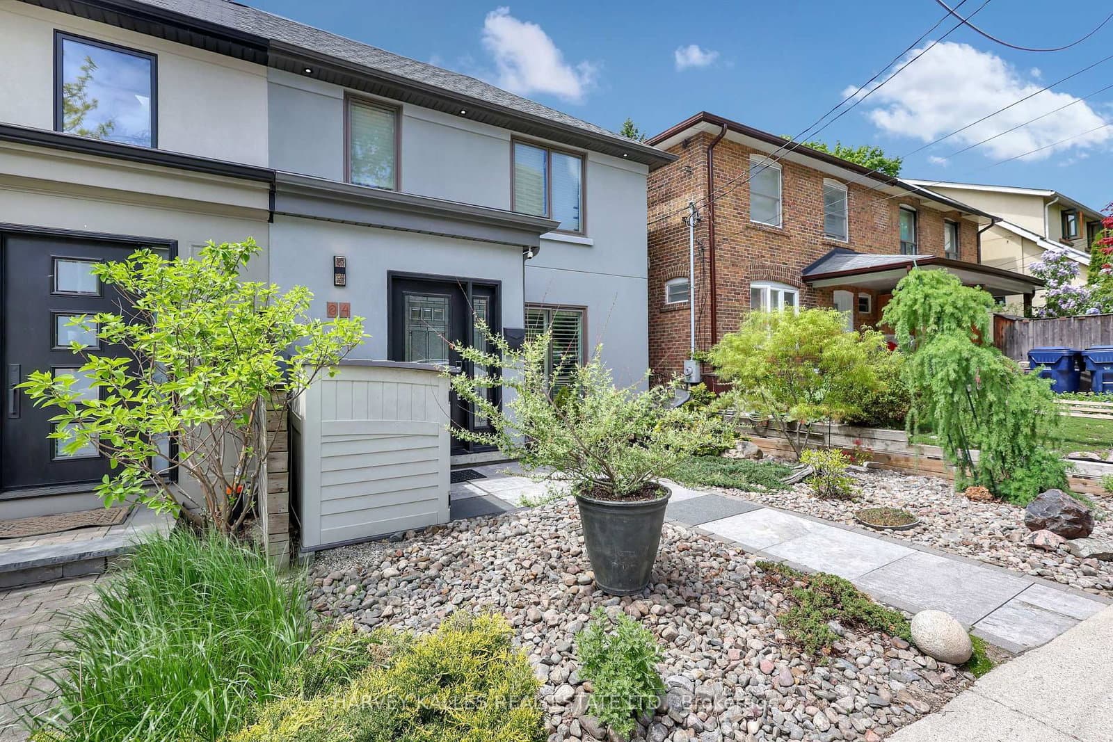 84 Edith Drive, Toronto, ON — photo 2