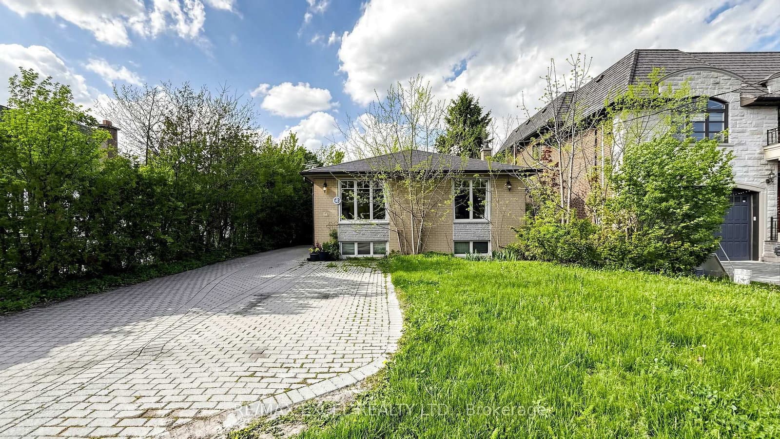 254 Patricia Avenue, Toronto, ON