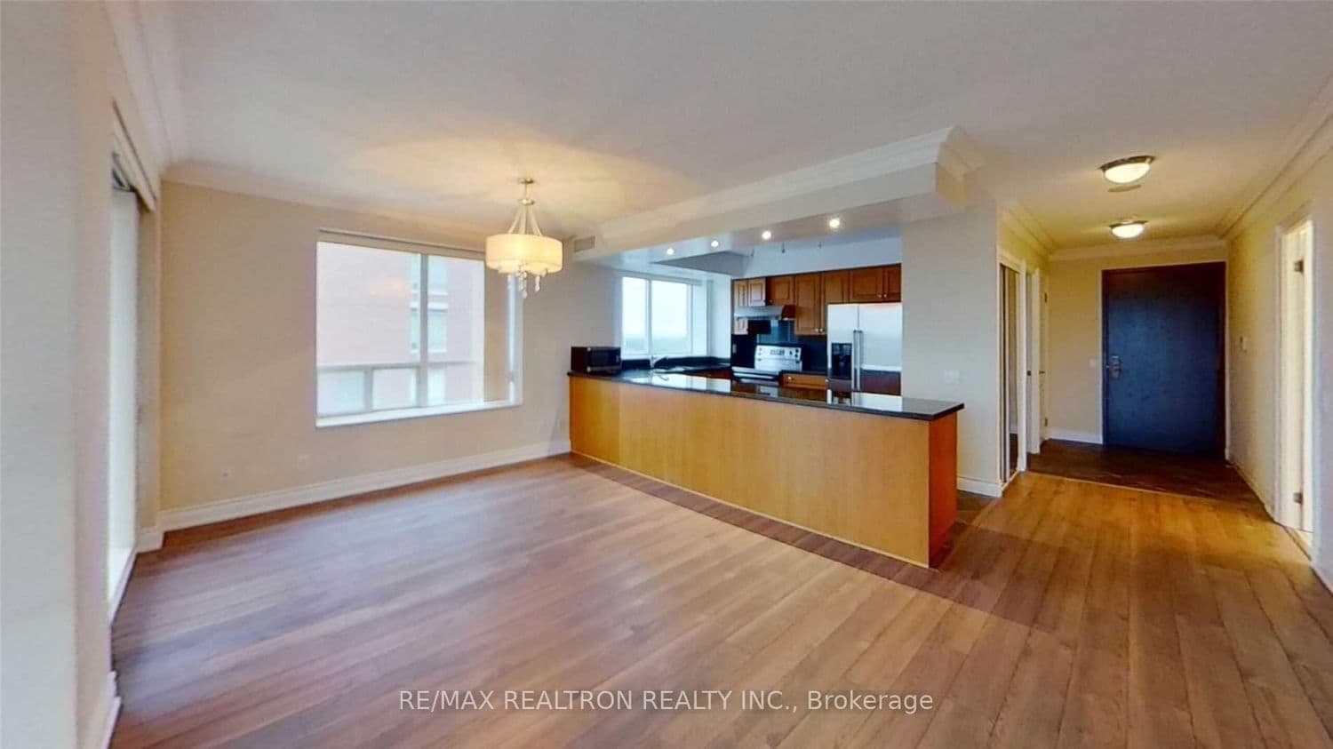 1010 - 2 Clairtrell Road, Toronto, ON