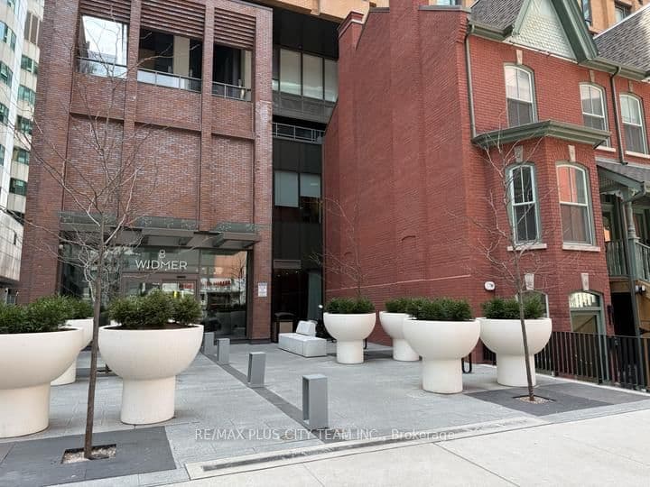 503 - 8 Widmer Street, Toronto, ON — photo 2
