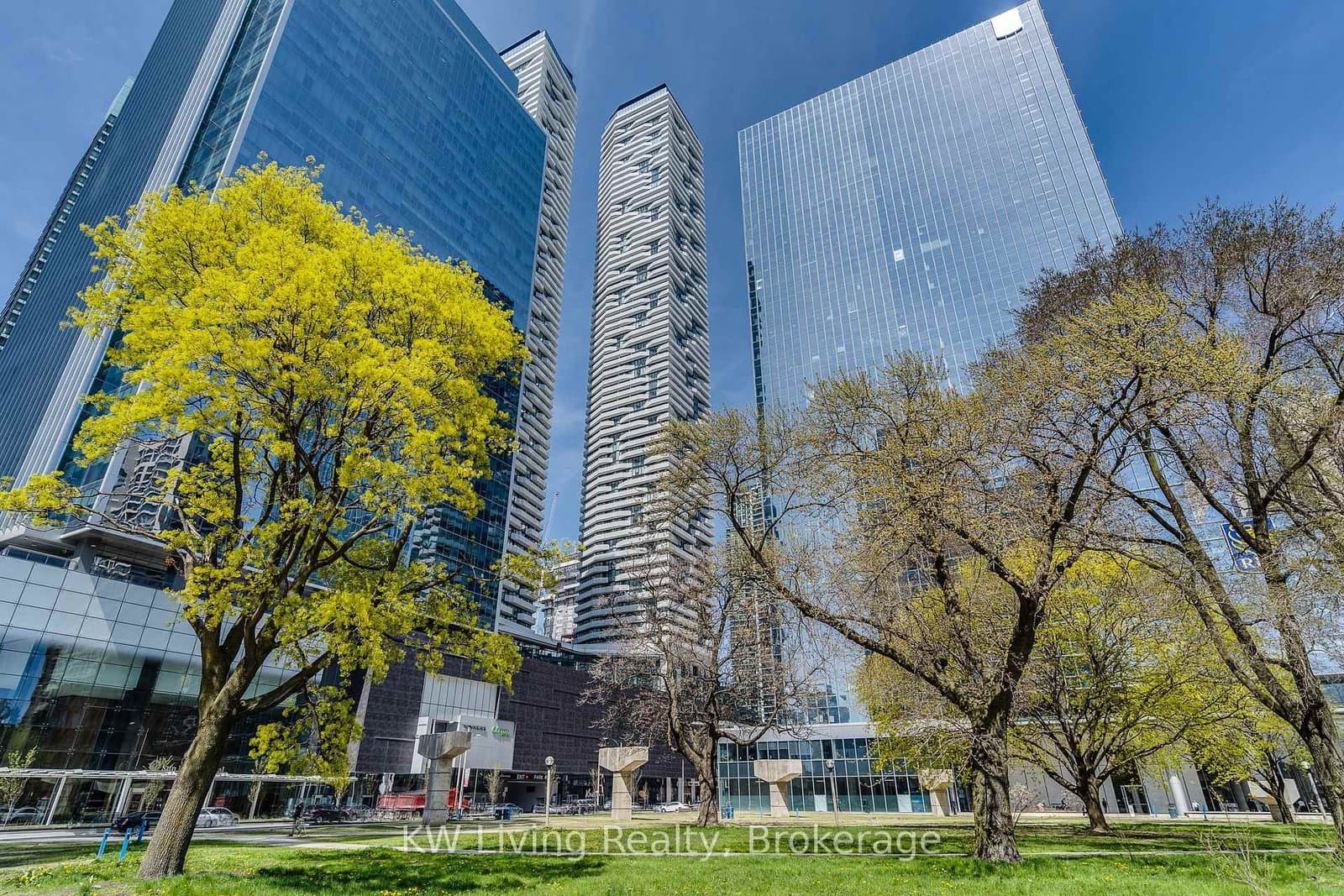 4011 - 100 Harbour Street, Toronto, ON — photo 2