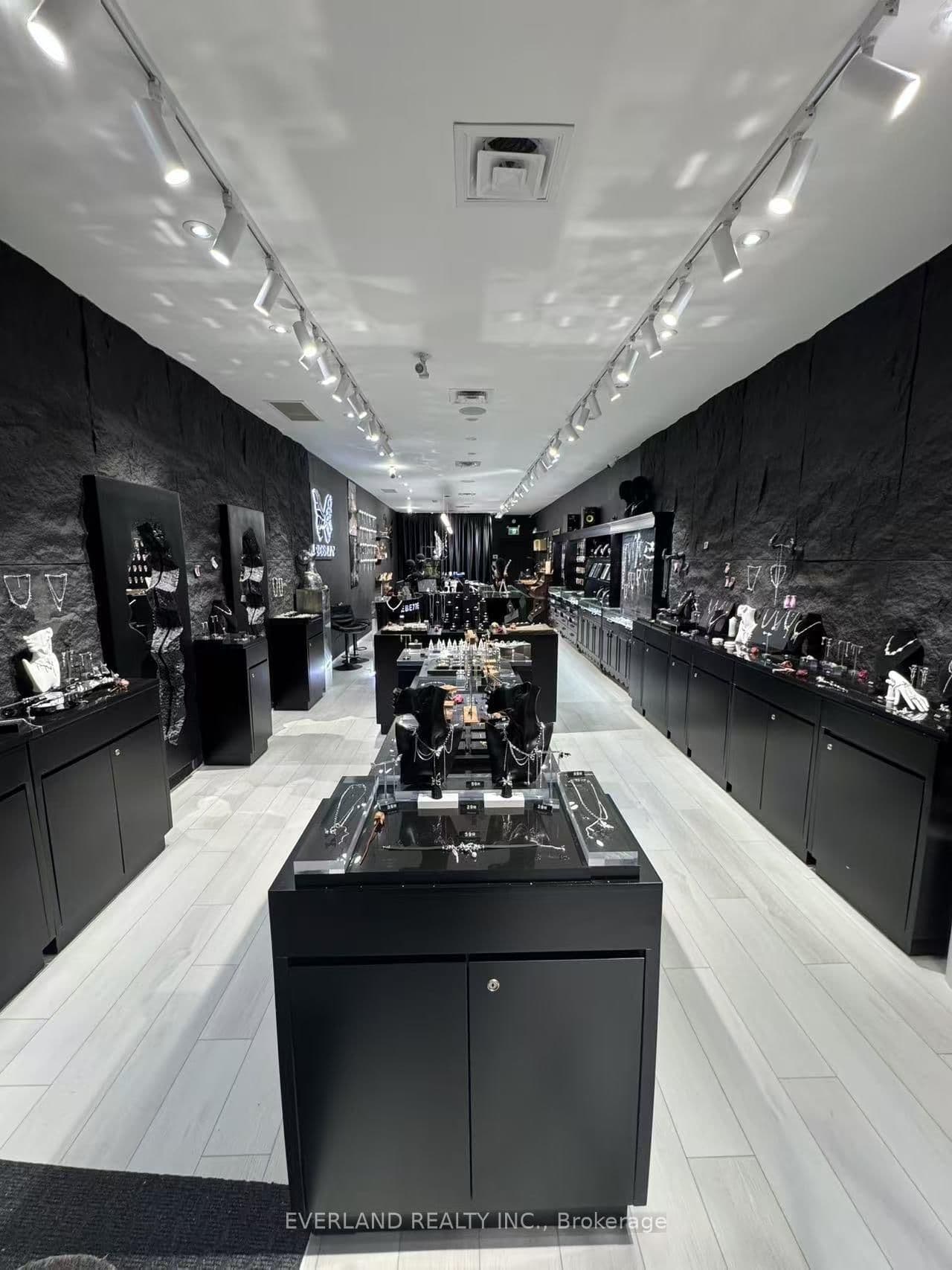 2515 Yonge Street, Toronto, ON — photo 2