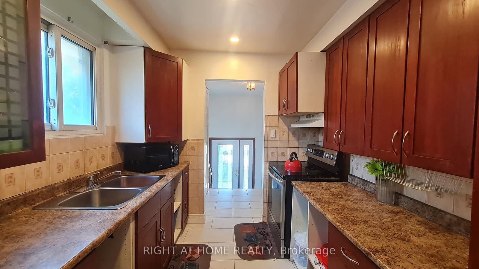 RM C - 55 Littleleaf Drive, Toronto, ON — photo 2