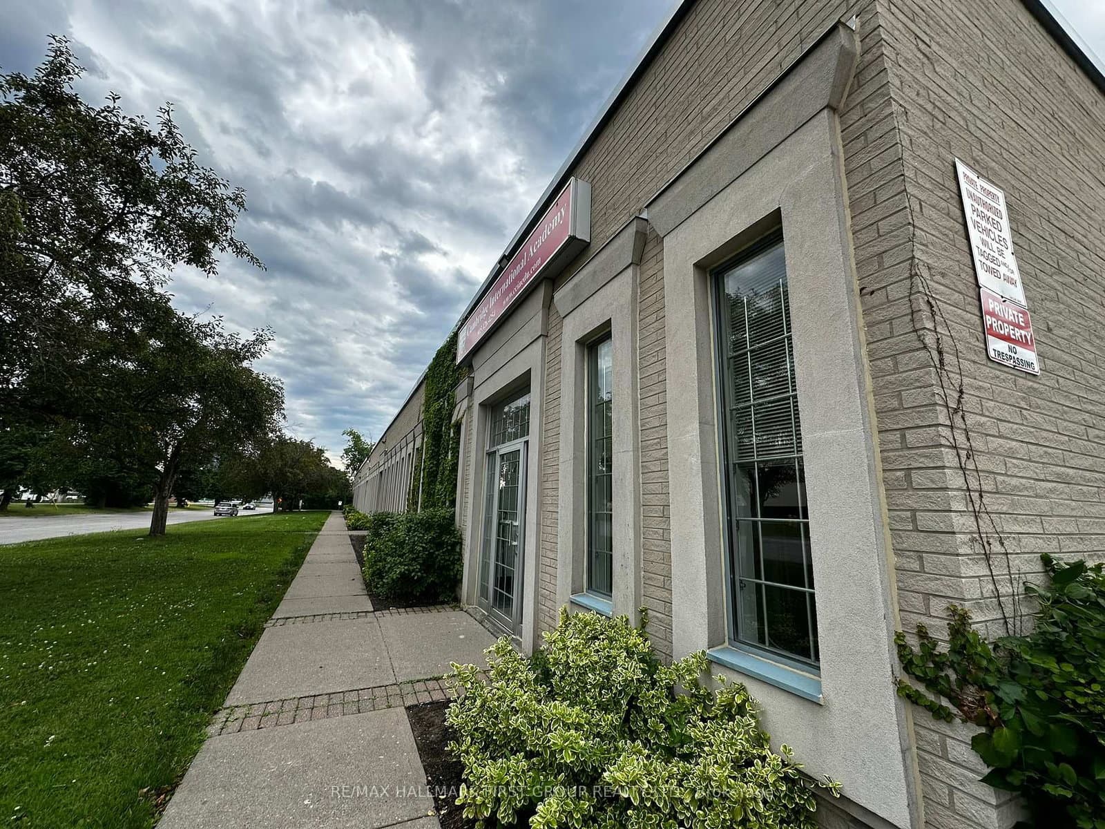 126 Commercial Avenue, Ajax, ON — photo 3