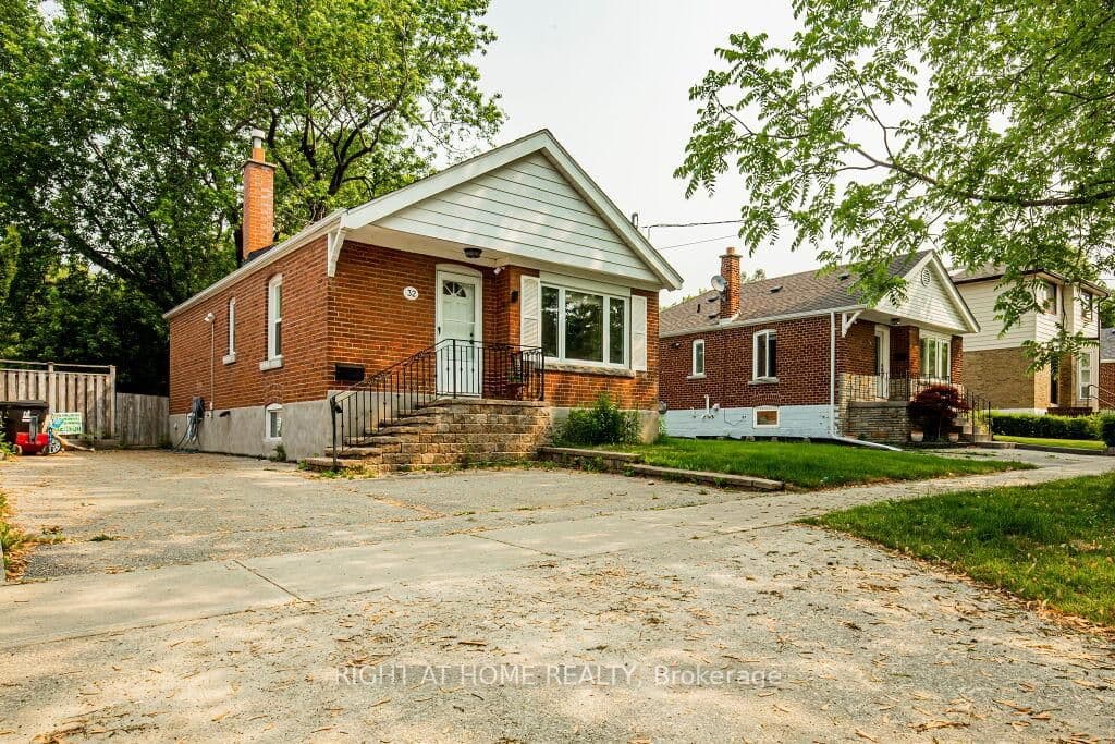 32 Florens Avenue, Toronto, ON