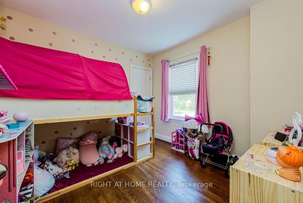 32 Florens Avenue, Toronto, ON — photo 3