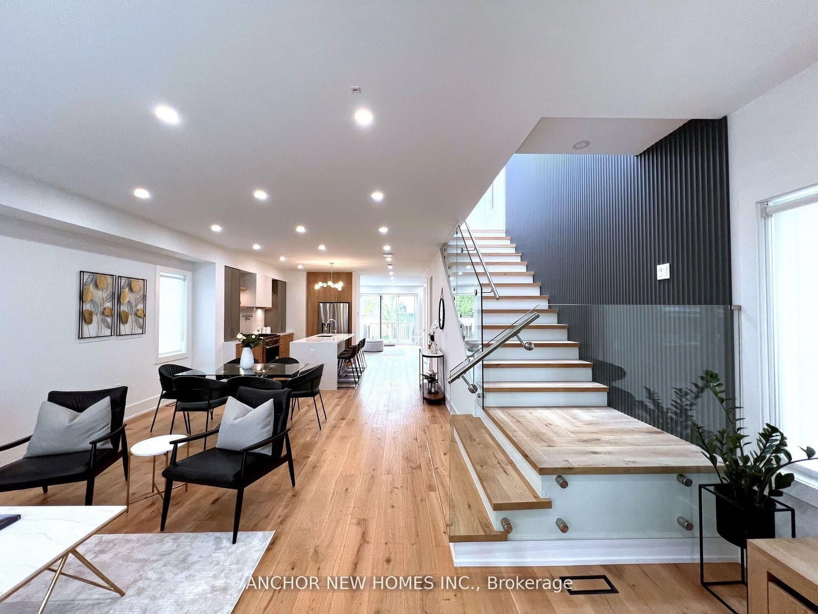 257 Chisholm Avenue, Toronto, ON