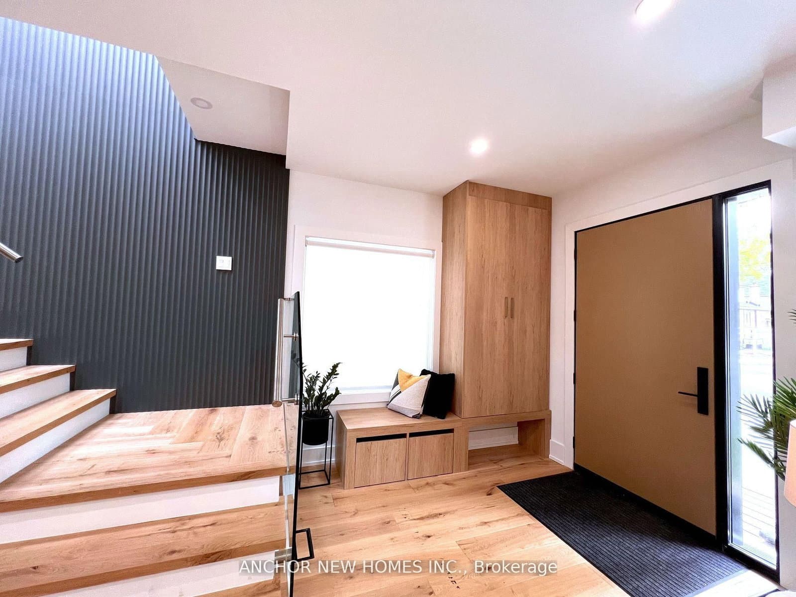257 Chisholm Avenue, Toronto, ON — photo 2