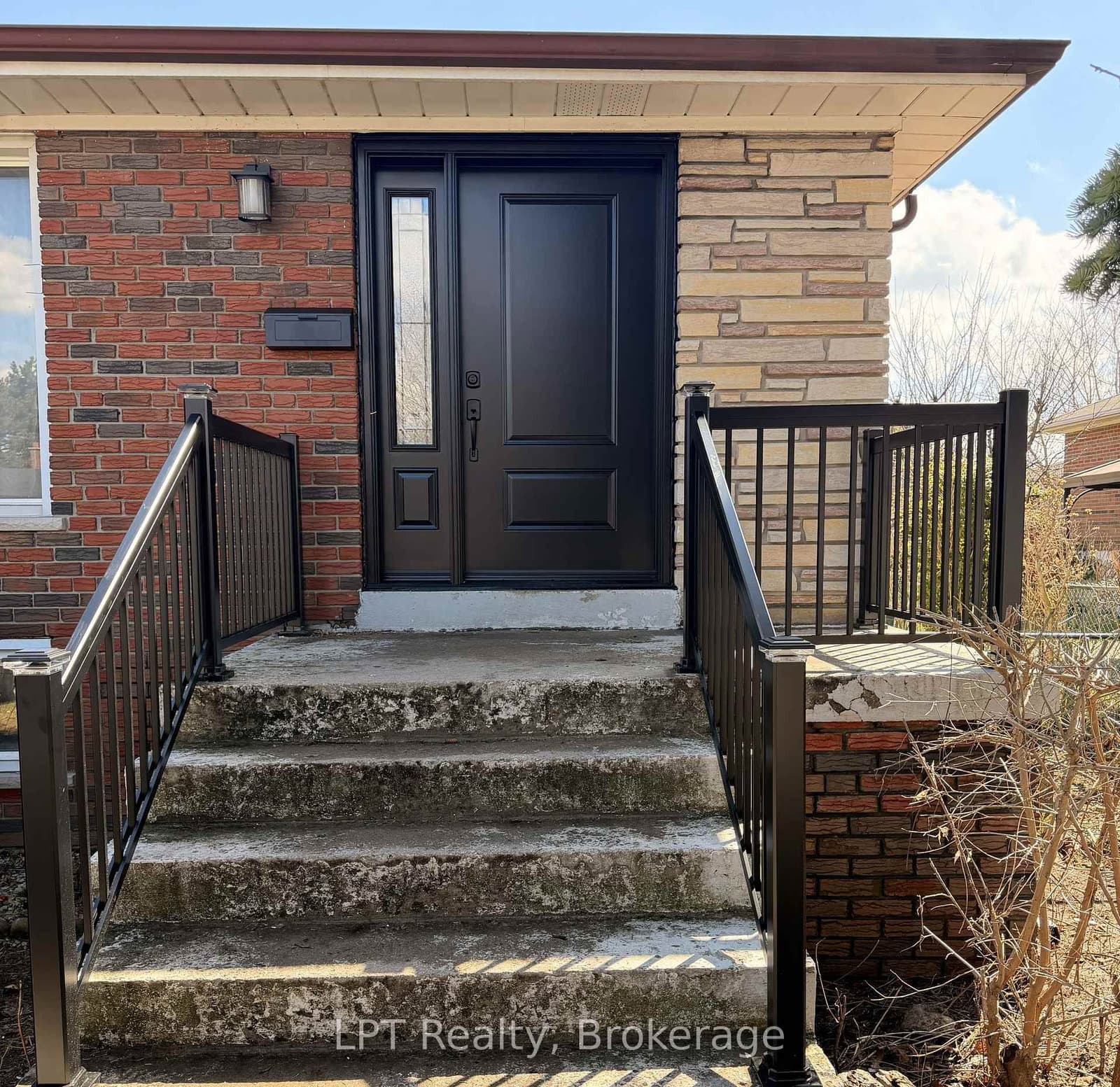 7 Briarbluff Avenue, Toronto, ON — photo 3