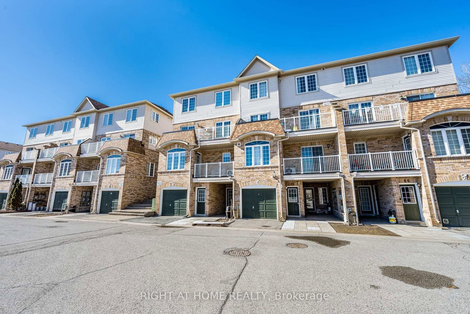 40 - 200 Mclevin Avenue, Toronto, ON