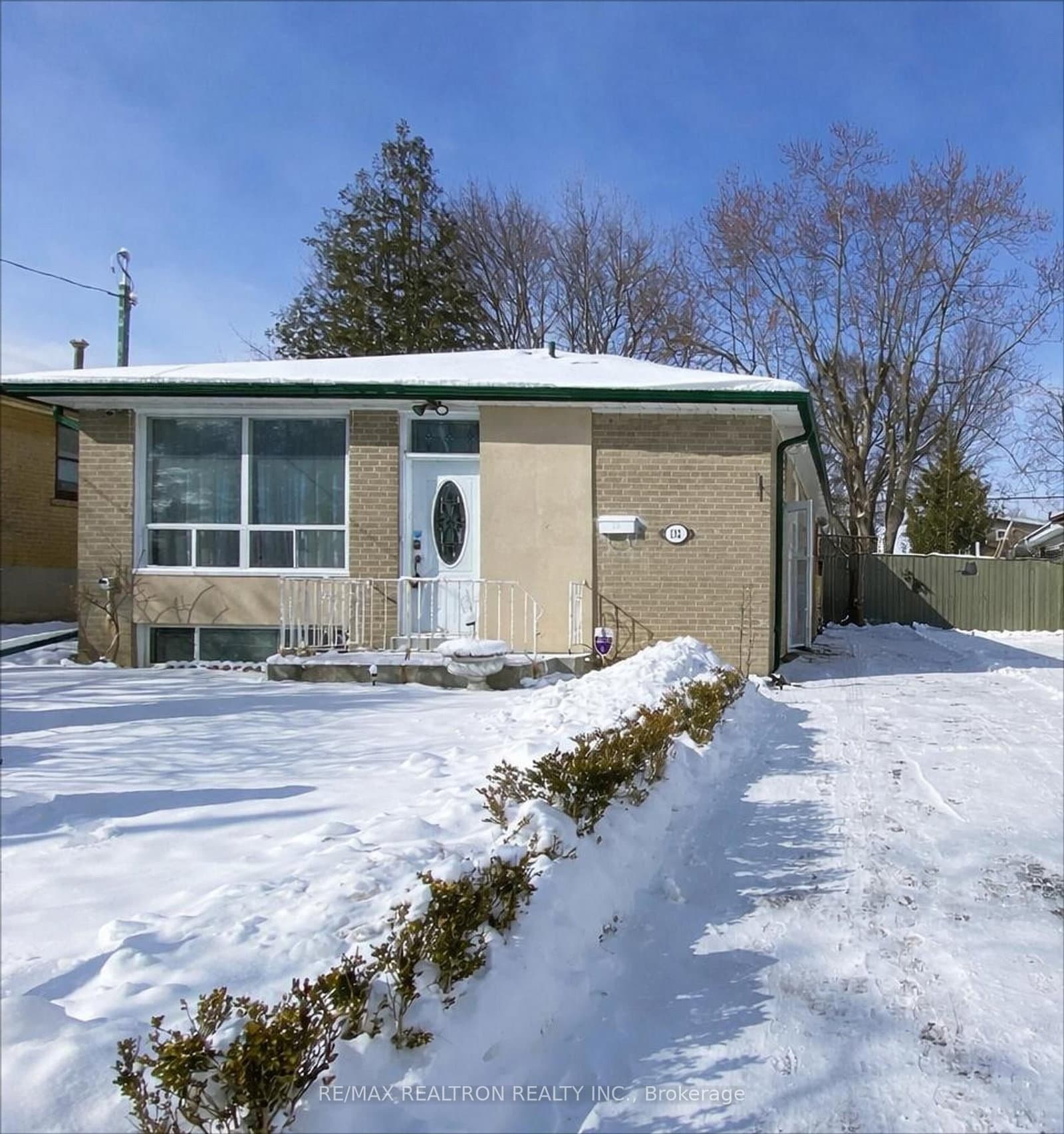 132 Porchester Drive, Toronto, ON