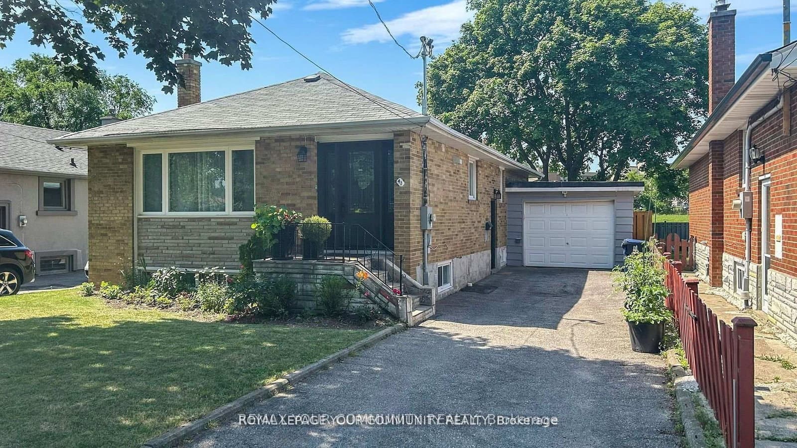 Bsmt - 41 Shropshire Drive, Toronto, ON — photo 2