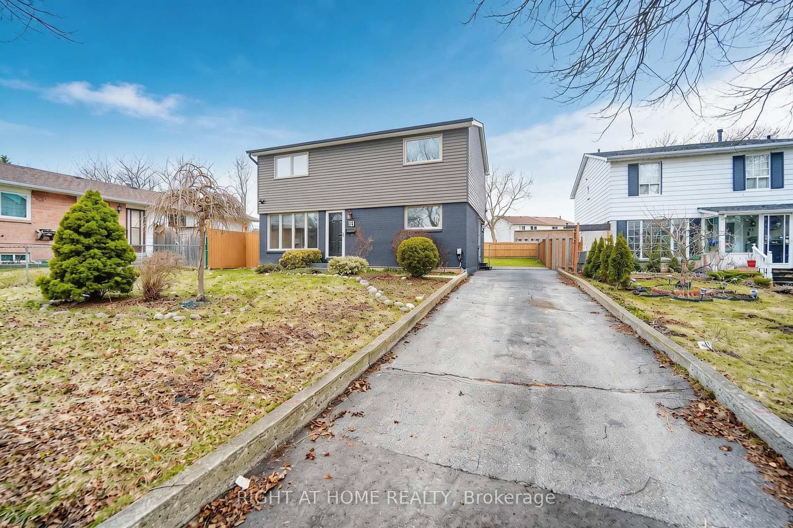 35 Tillbrook Court, Toronto, ON — photo 2