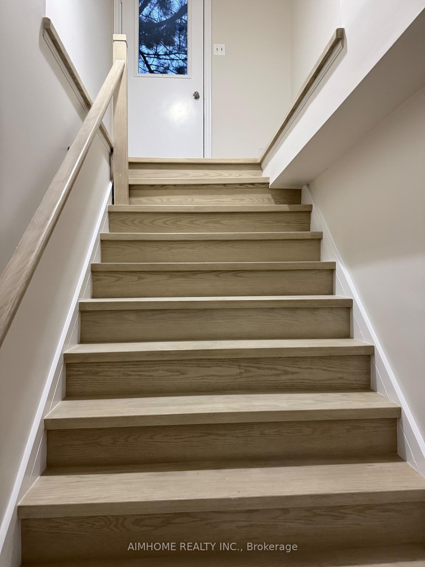 Basement unit#1 - 28 Heatherbank Trail, Toronto, ON — photo 2
